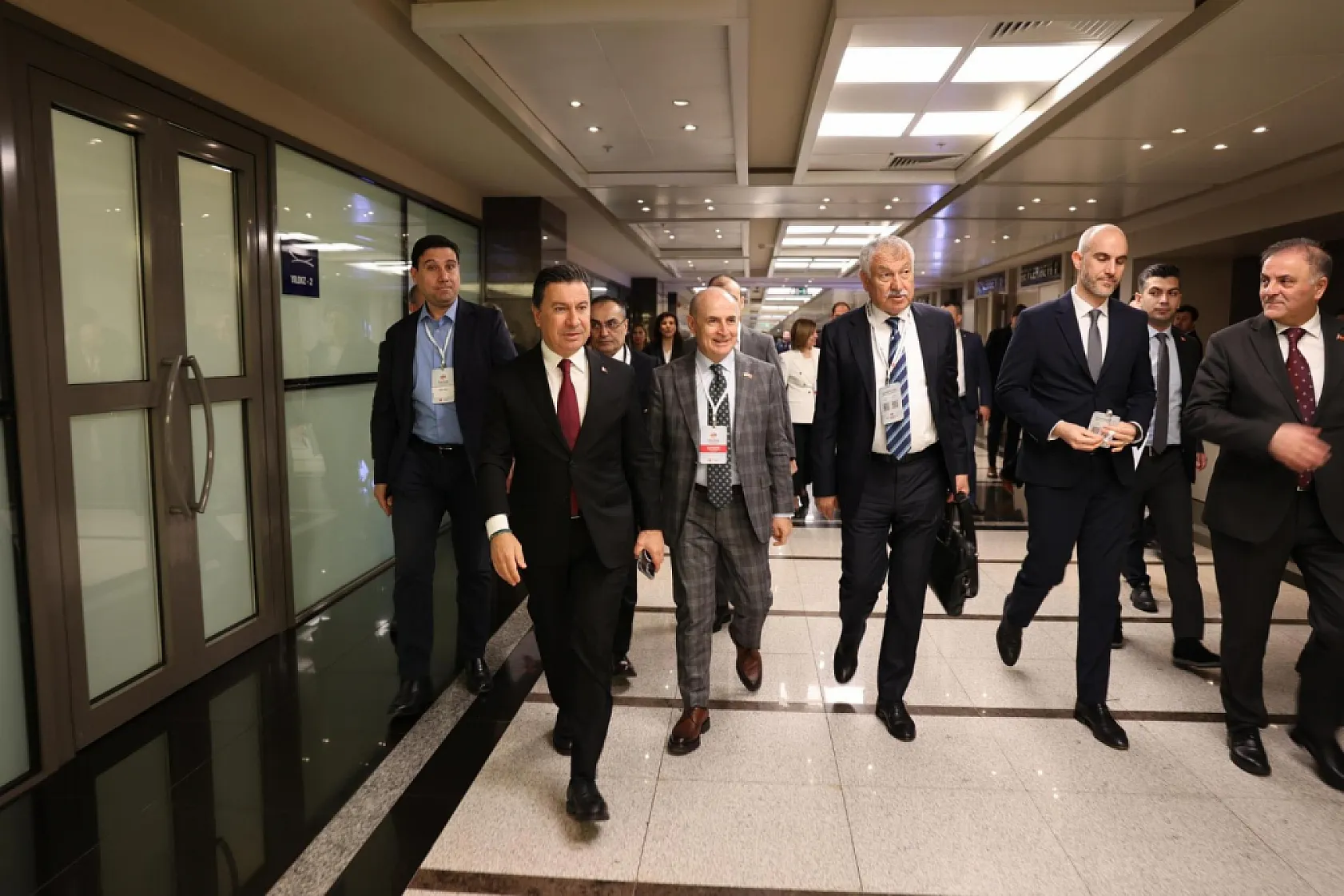 Başkan Aras, Türkiye-Almanya Kardeş Şehirler Zirvesi'ne Katıldı