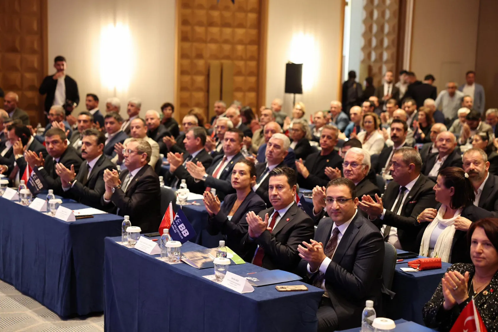 Başkan Aras: 'Bizler günü kurtaran değil, yarını kuran işler için çalışacağız'