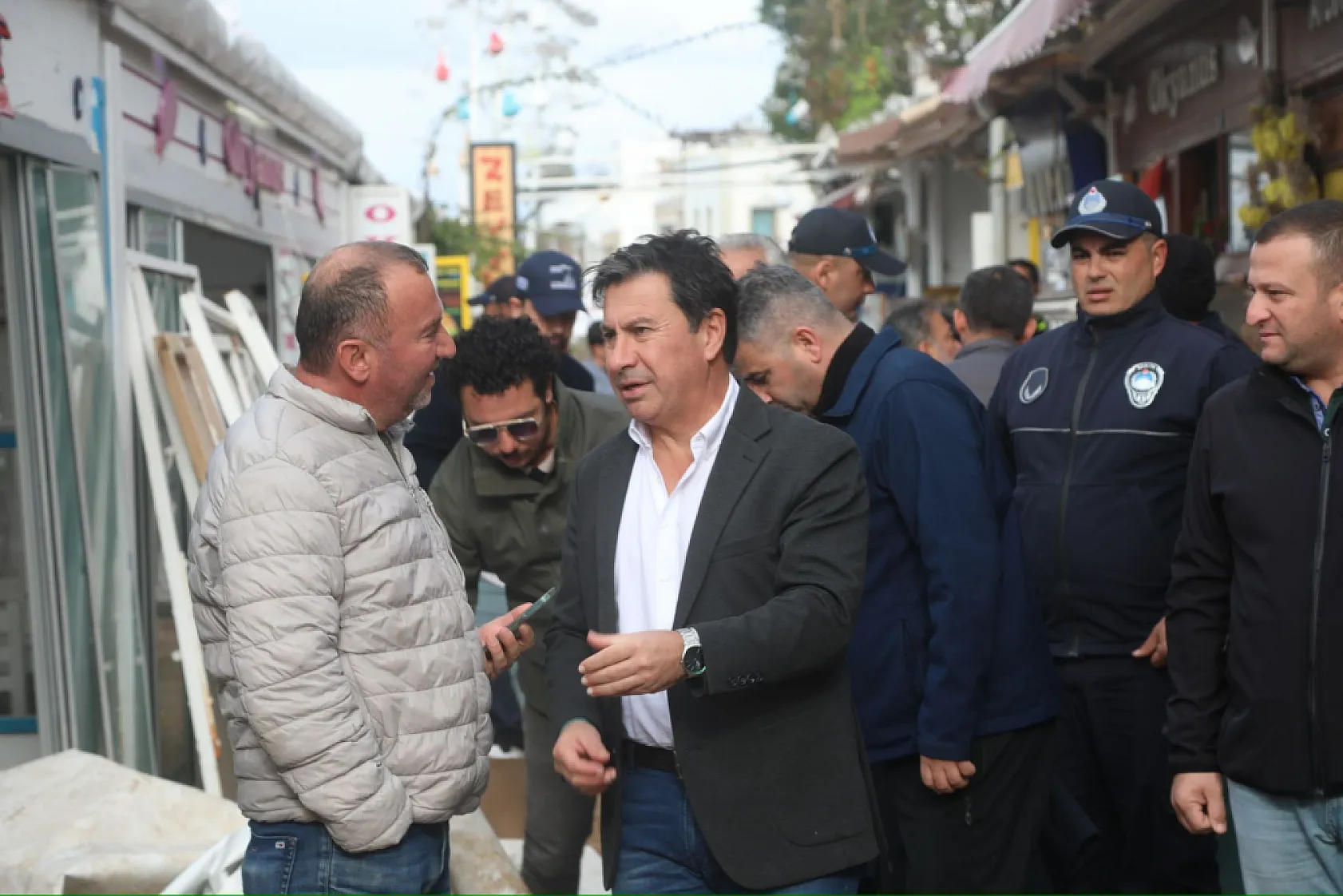 Başkan Aras'tan Fırtınadan Etkilenen İş Yerlerine Ziyaret