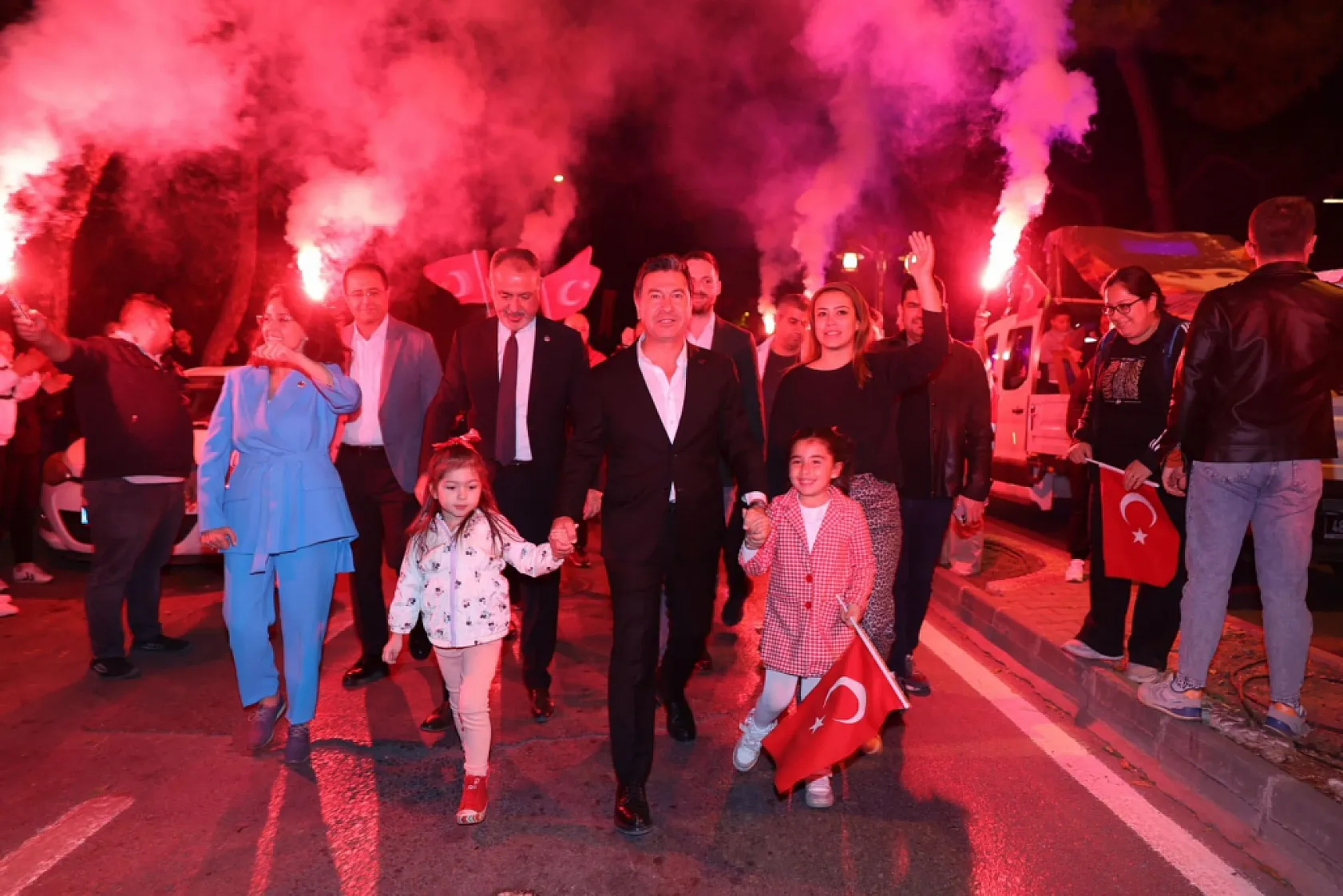 Cumhuriyet Coşkusu Muğla'da Güneş Gibi Parla'dı