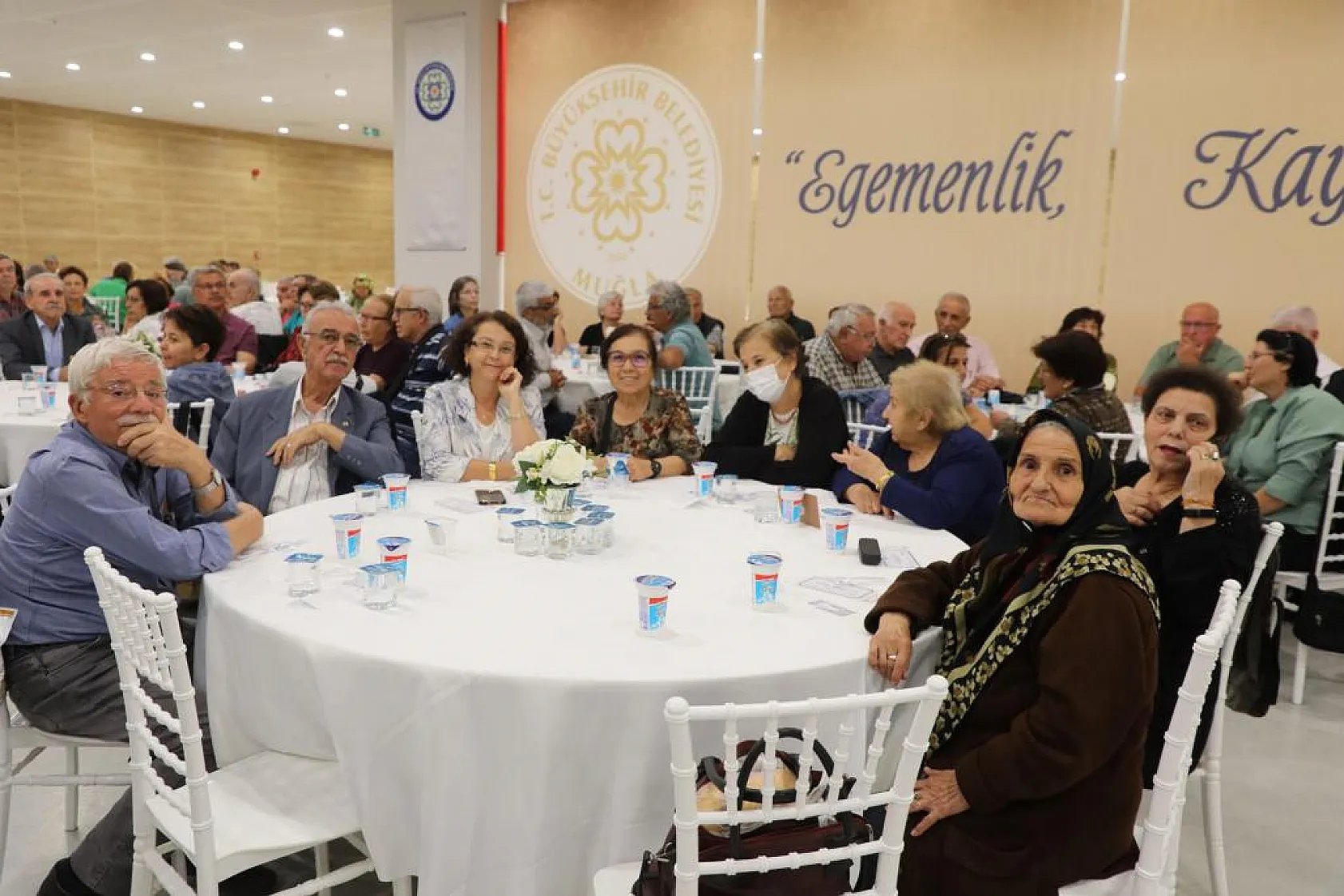 Yaşlı Çınarlar Doyasıya Eğlendi
