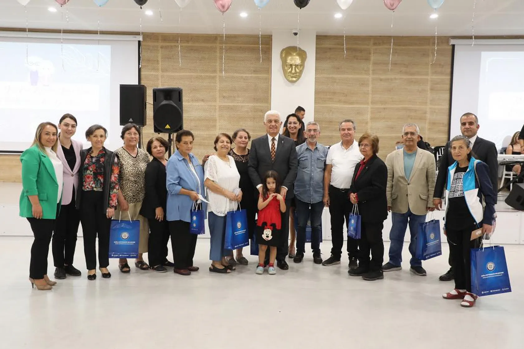 Yaşlı Çınarlar Doyasıya Eğlendi
