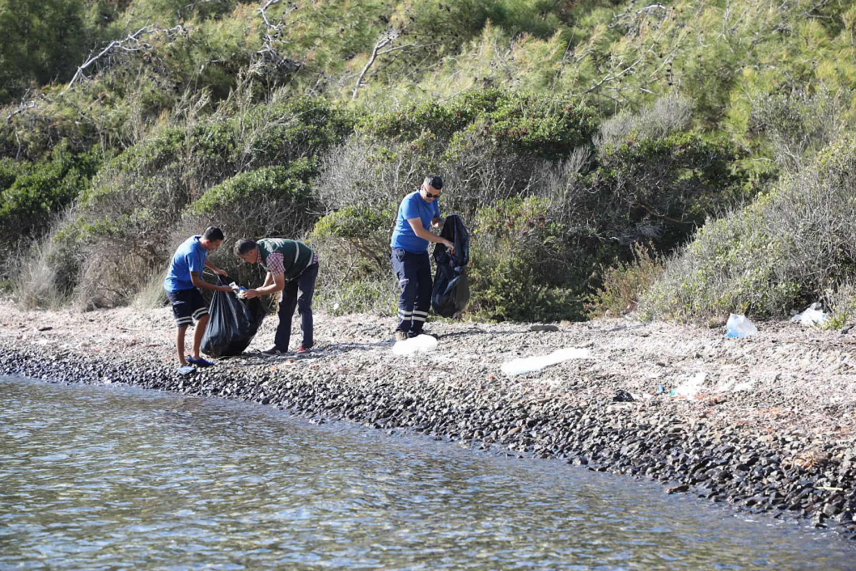 Muğla Büyükşehirden Araçsız Koylara Denizden Müdahale