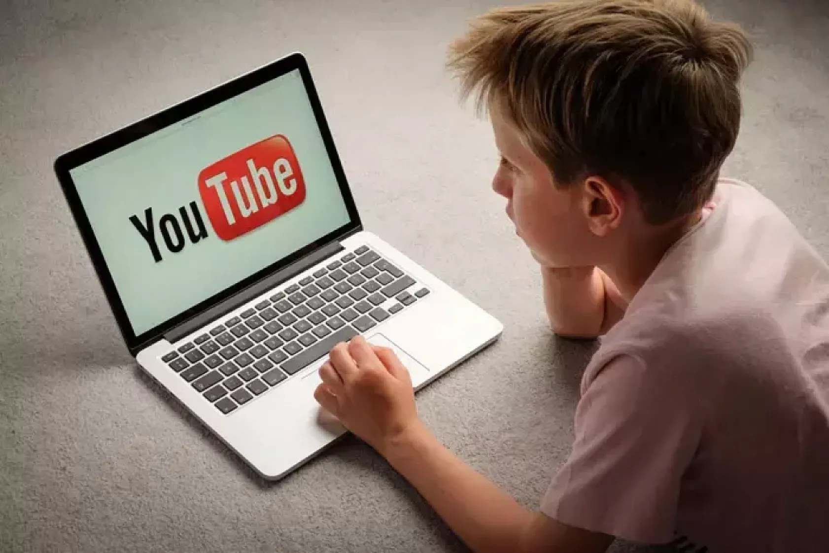 Çocuklarda İnternet Kullanımında Tehlike Çanları Çalıyor