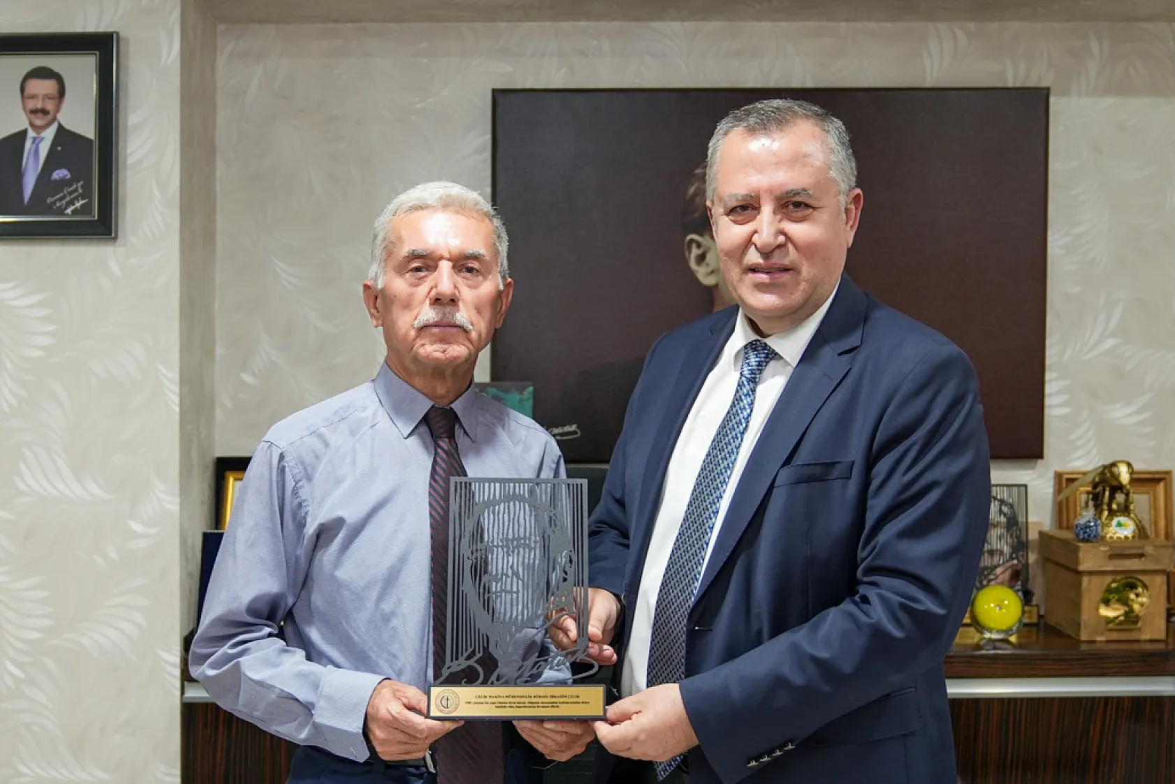 Fethiye Ticaret ve Sanayi Odası'ndan 40 Yılı Aşan Üyelere Teşekkür Plaketi