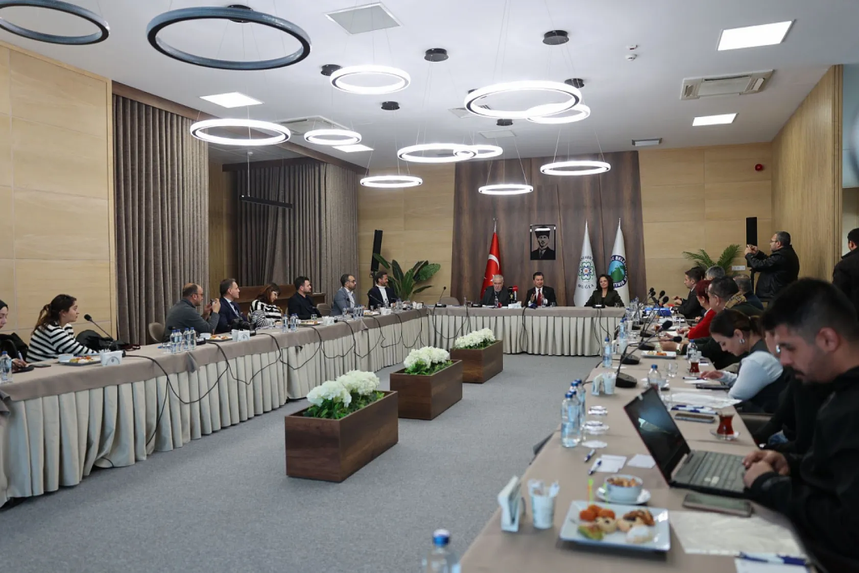 Başkan Aras ın Dünya Kenti Muğla Vizyonu İlber Ortaylı'nın Fikirleri ile Güçleniyor