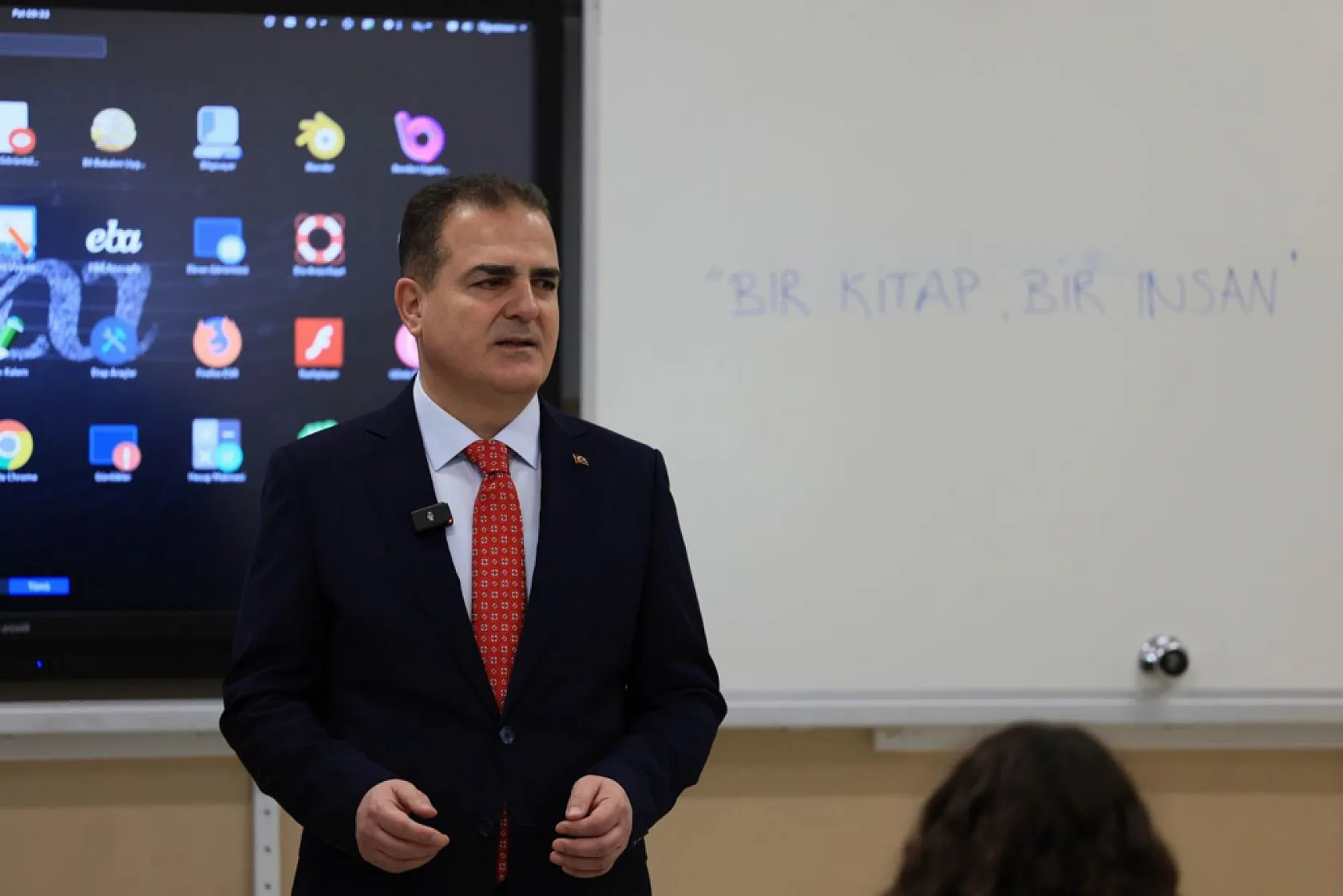 Yeni dönemin ilk dersini, Vali Dr. İdris Akbıyık verdi
