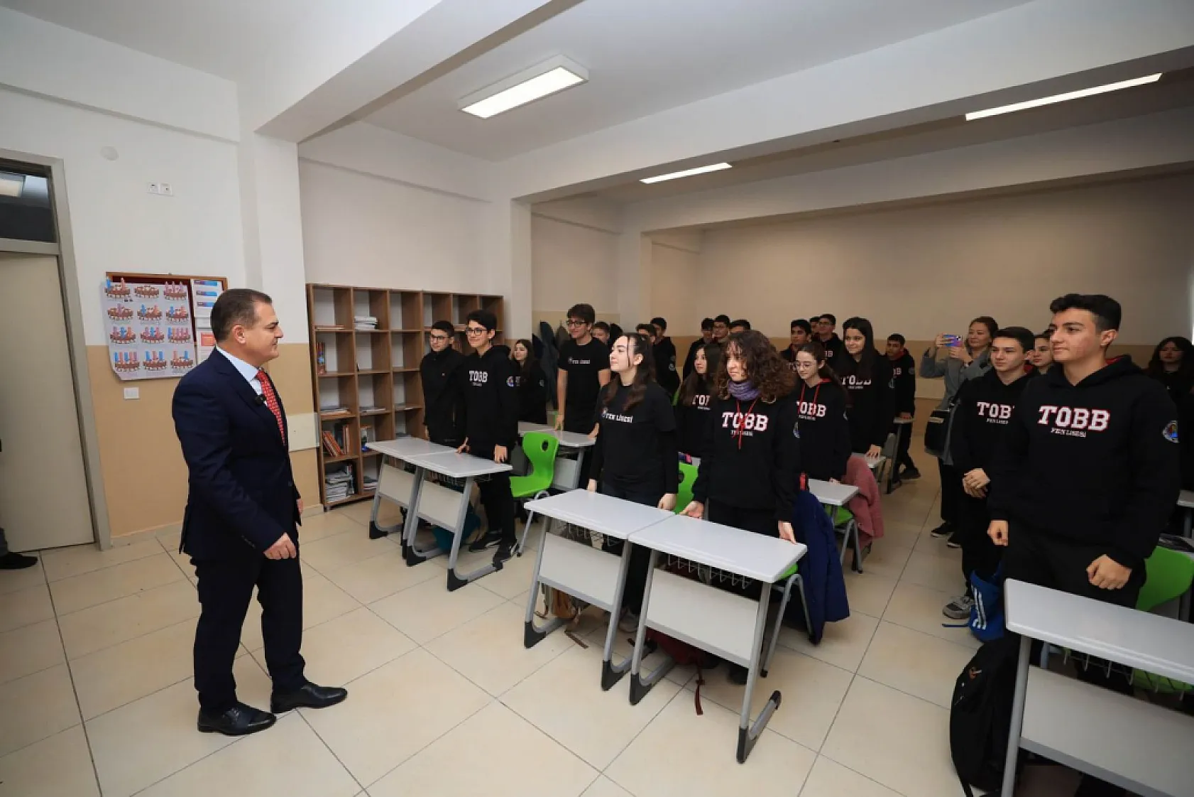 Yeni dönemin ilk dersini, Vali Dr. İdris Akbıyık verdi