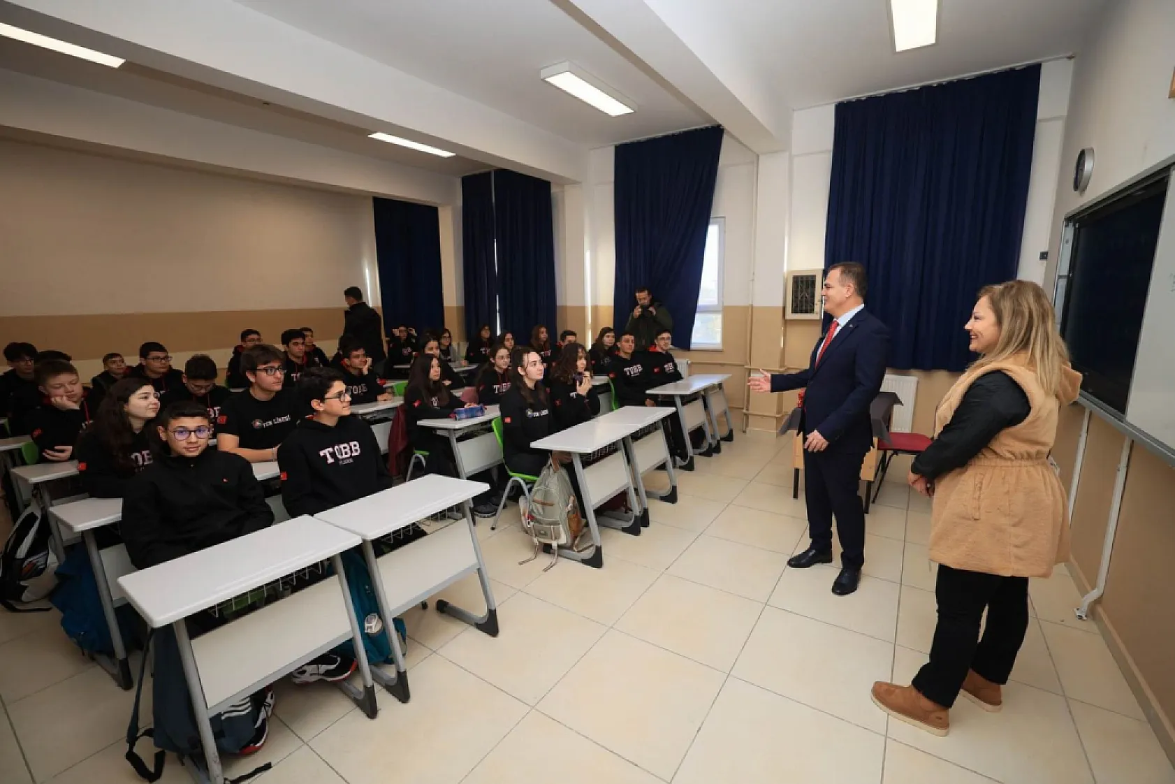 Yeni dönemin ilk dersini, Vali Dr. İdris Akbıyık verdi