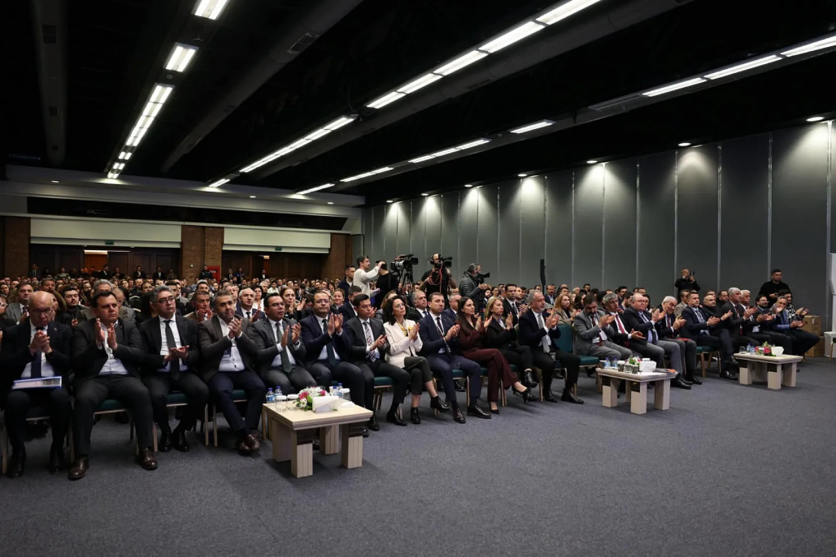 Kıyı Ege'de Deprem Gerçeği ve Afet Yönetimi Çalıştayı Tamamlandı:  Çözüm Önerileri ve Yol Haritası Belirlendi