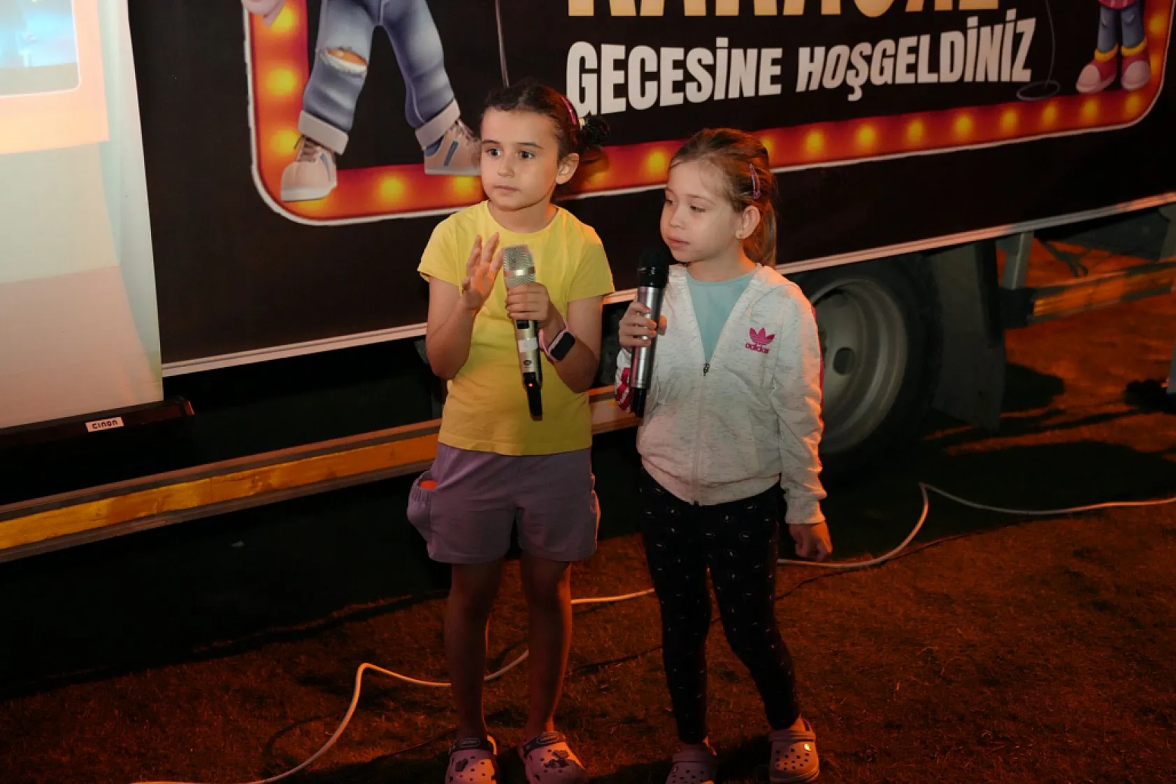 Seydikemer Belediyesinden Çocukların Yüzünü Güldüren Karaoke Gecesi