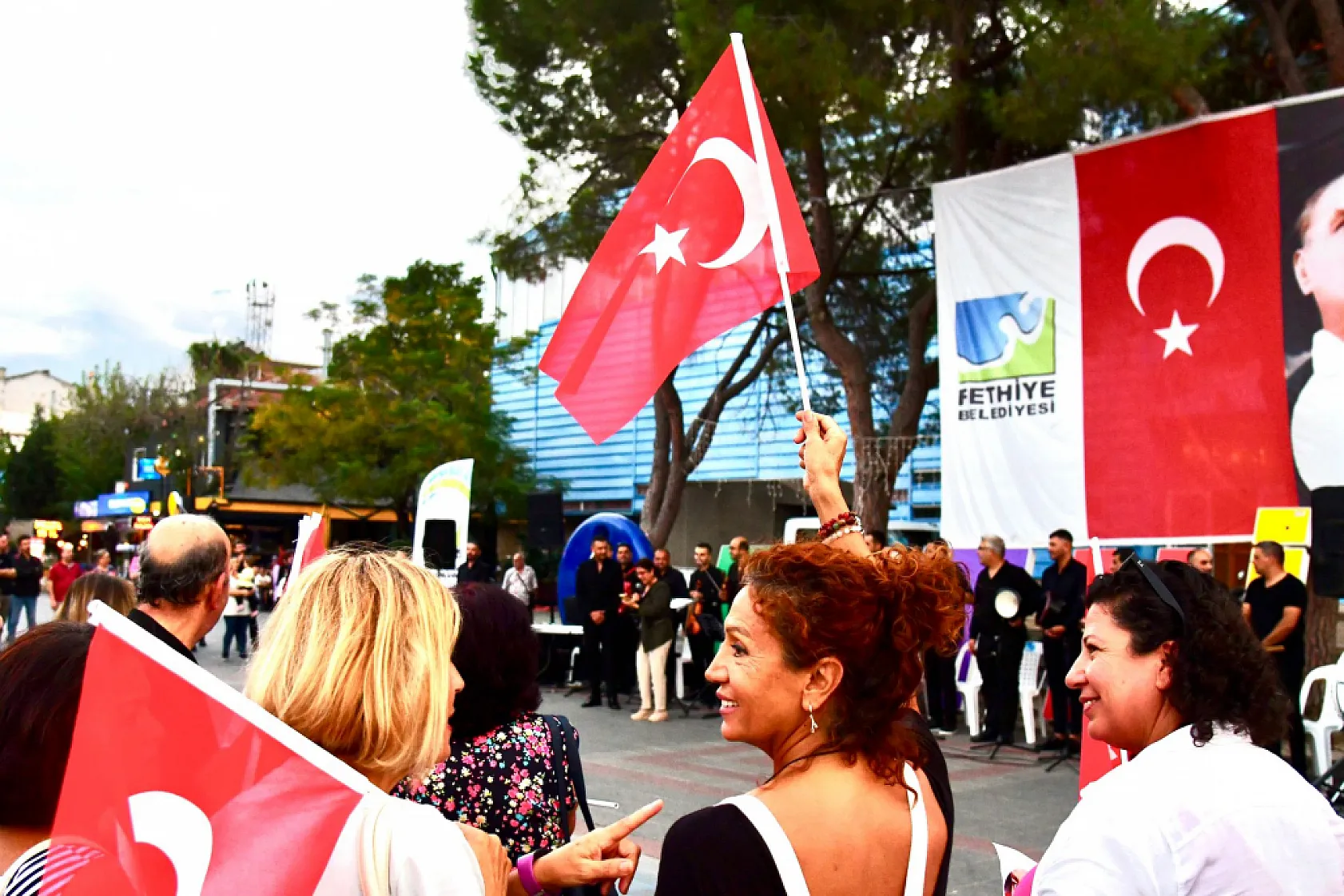 Fethiye'de Kent Orkestrası'ndan 'Cumhuriyet Şarkıları'