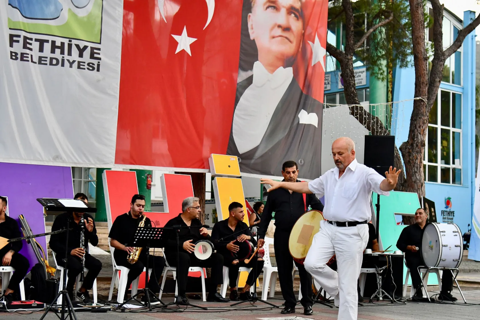 Fethiye'de Kent Orkestrası'ndan 'Cumhuriyet Şarkıları'