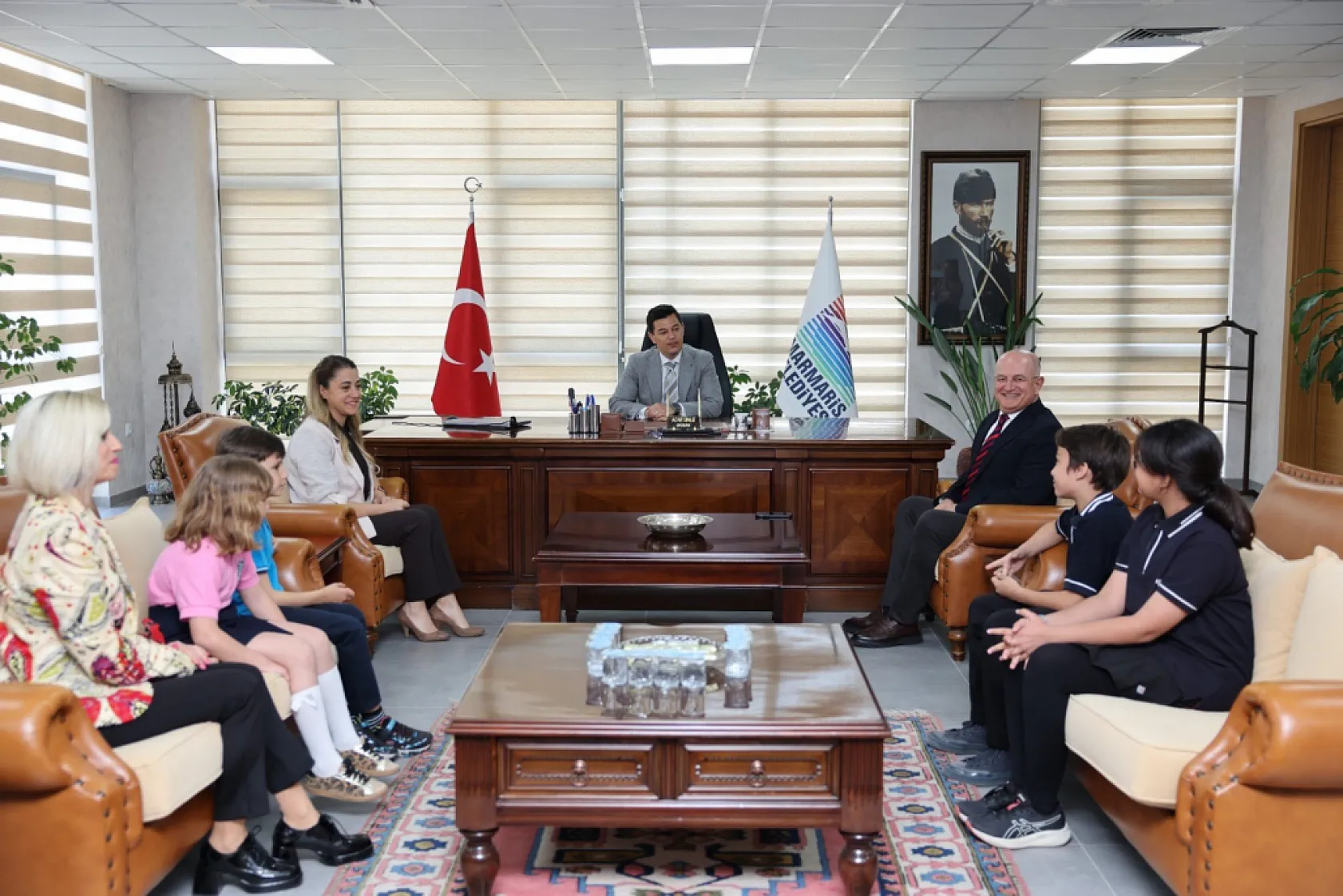 Marmaris'te minik başkanlar koltuğu devraldı