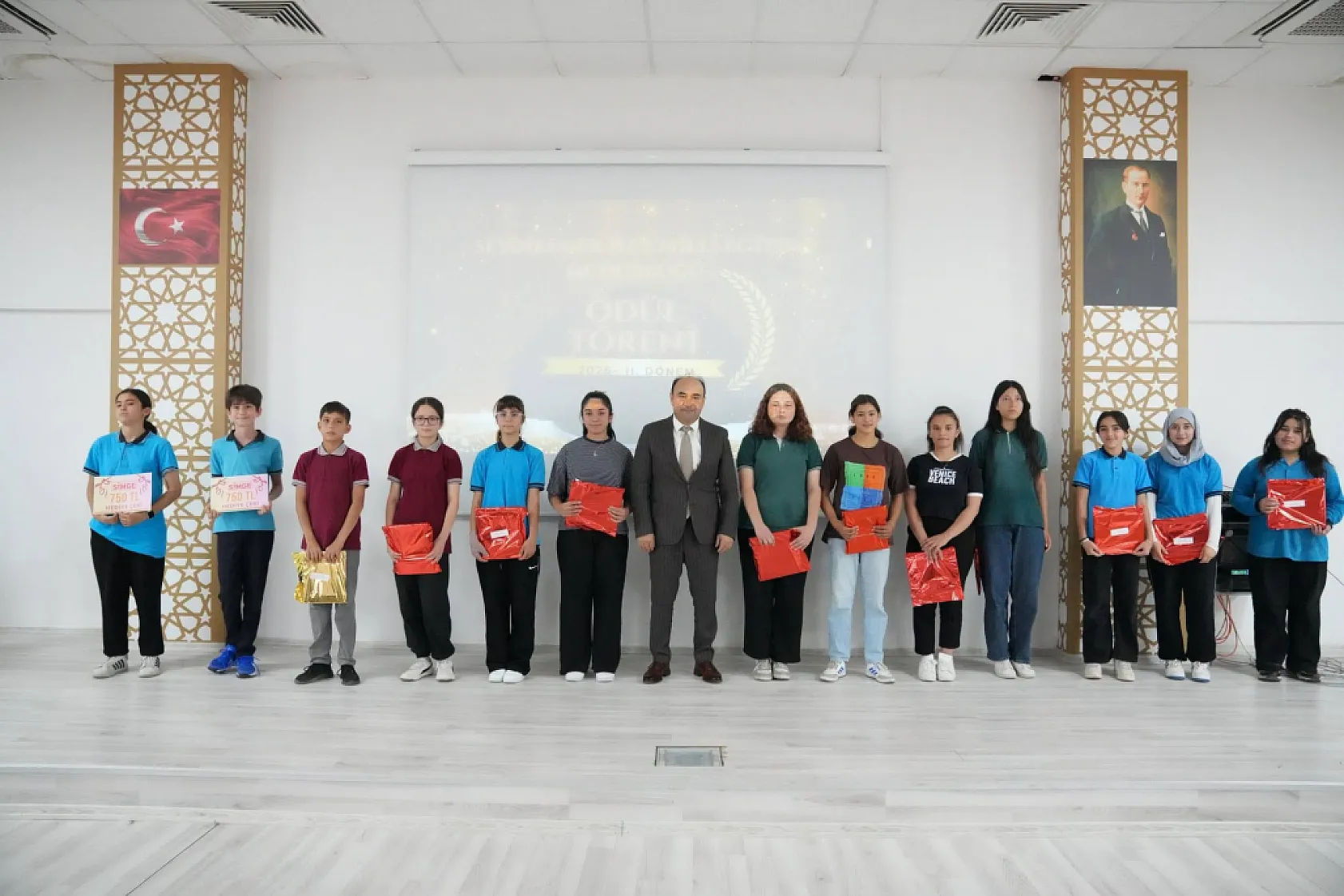 Seydikemer'de başarı ödülleri sahiplerini buldu
