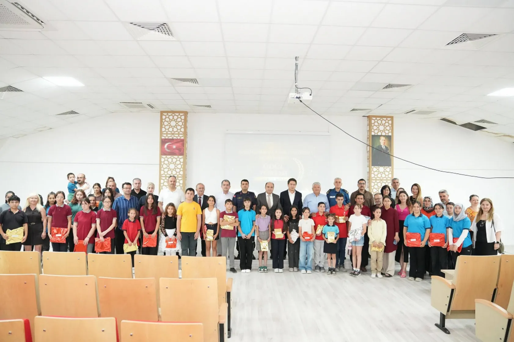 Seydikemer'de başarı ödülleri sahiplerini buldu