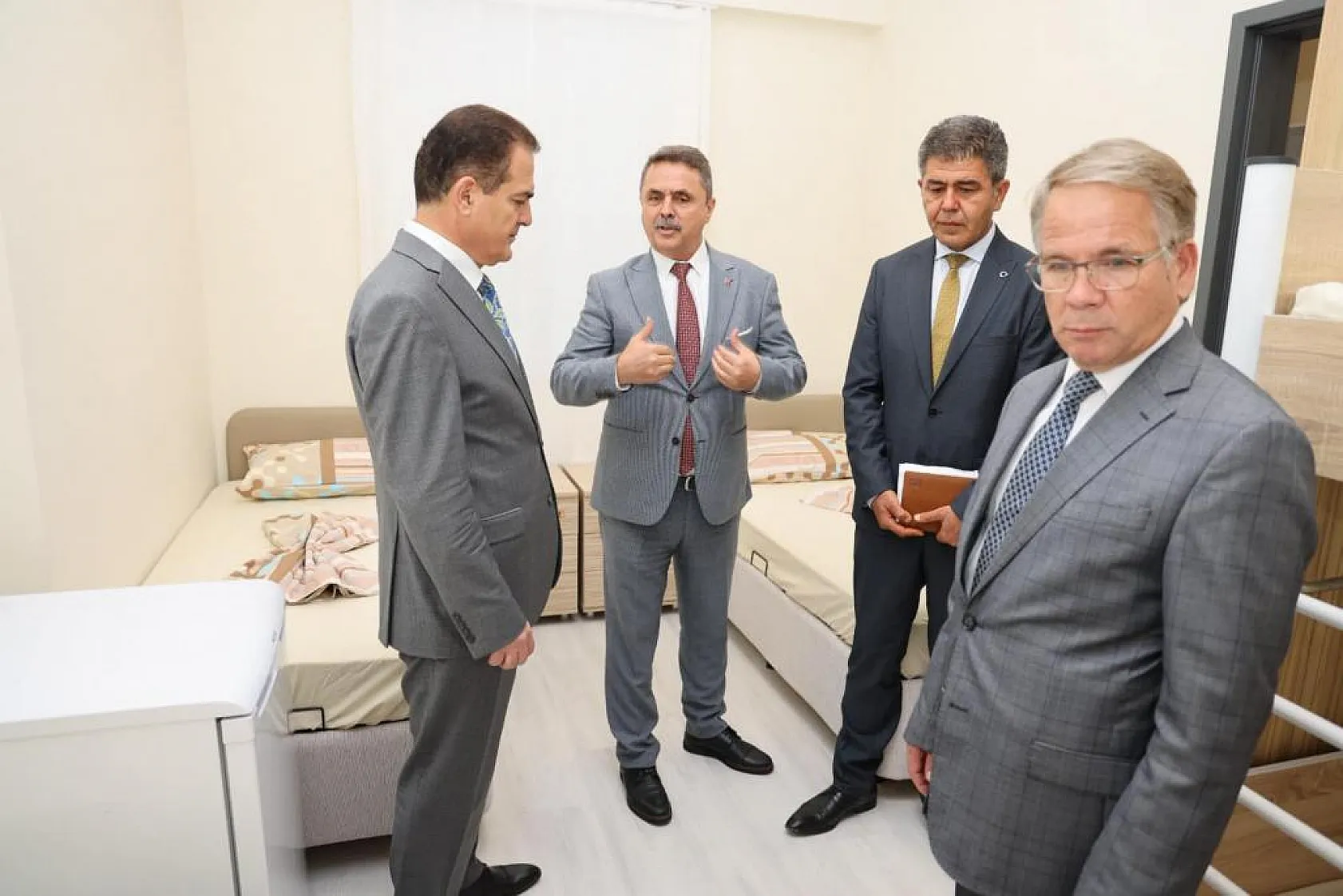 Vali Akbıyık'tan Öğrenci Yurtlarına Ziyaret