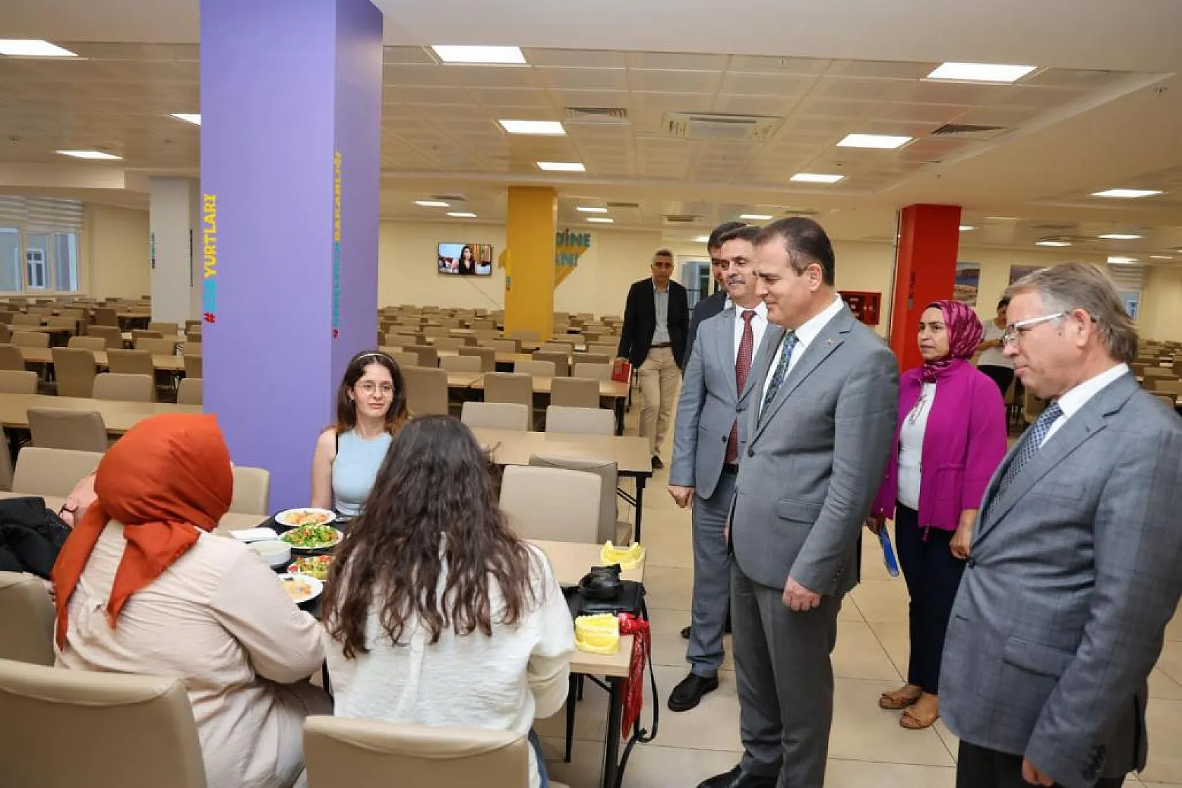 Vali Akbıyık'tan Öğrenci Yurtlarına Ziyaret
