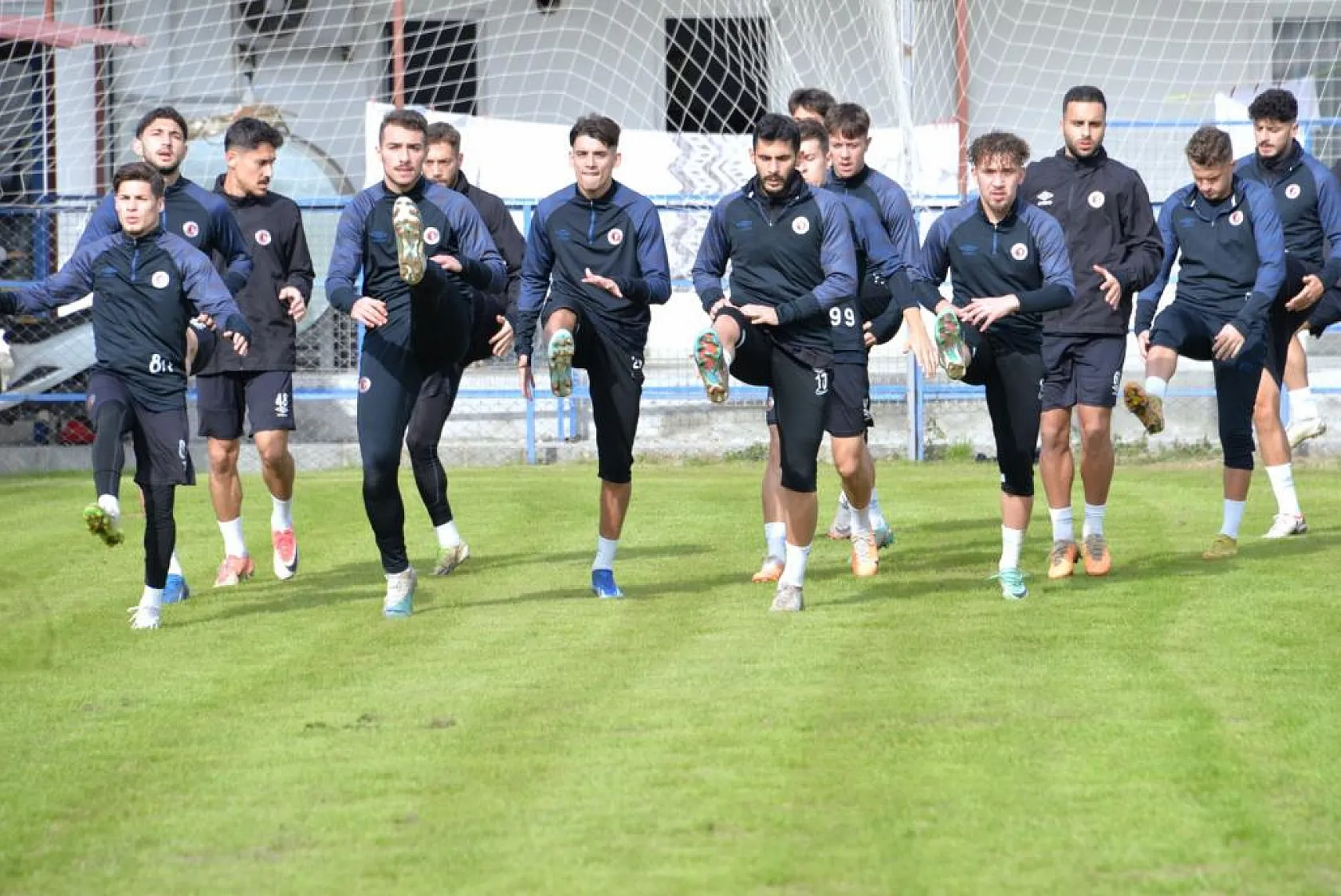 Fethiyespor'da Etimesgut Mesaisi Sürüyor
