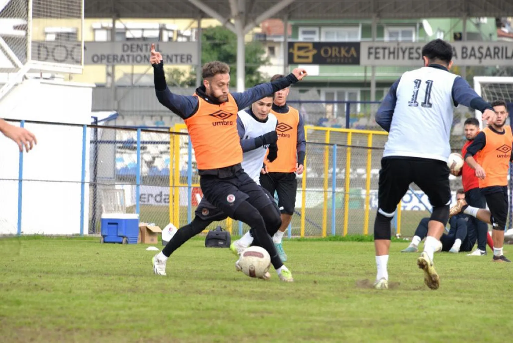 Fethiyespor'da Etimesgut Mesaisi Sürüyor
