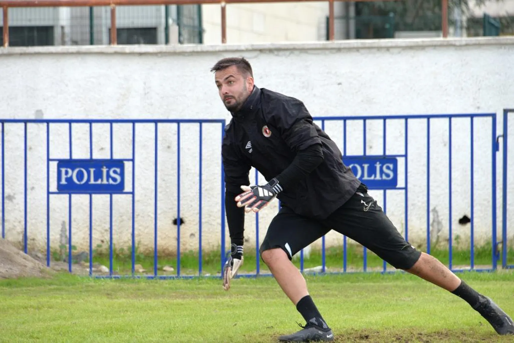 Fethiyespor'da Etimesgut Mesaisi Sürüyor