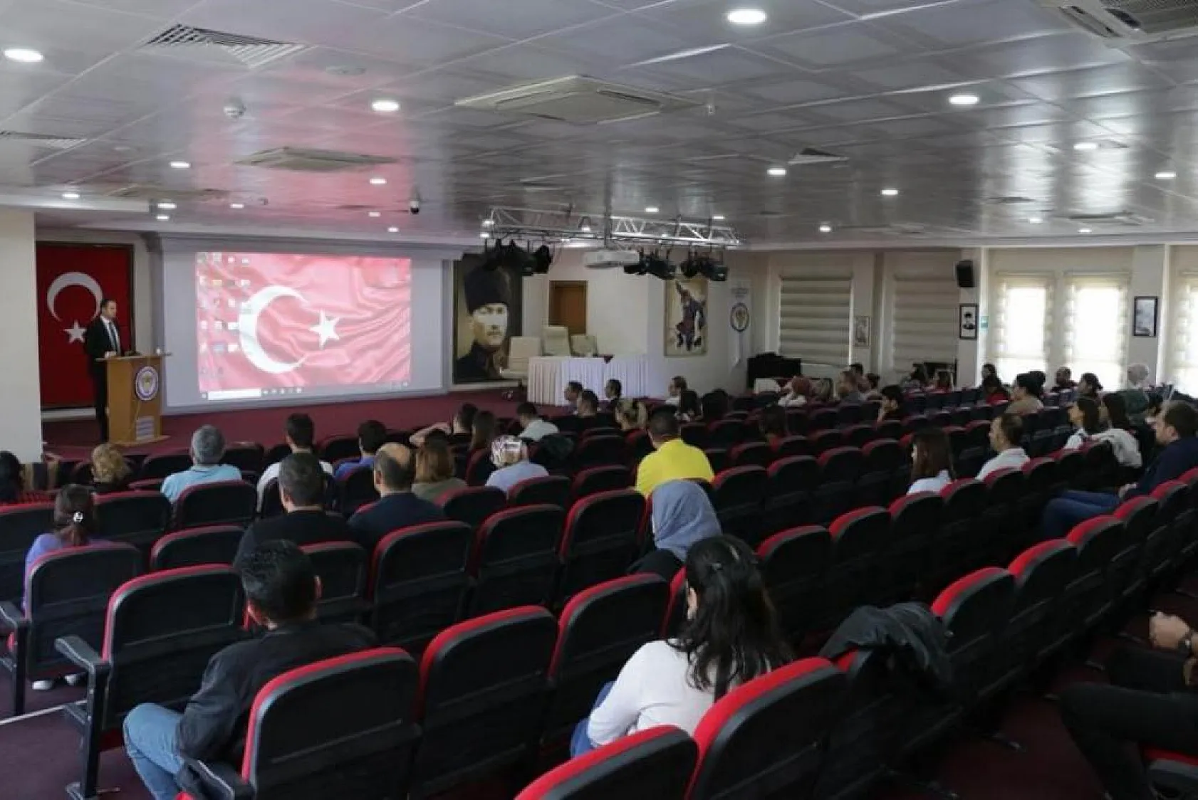 'Aday Öğretmenlik Uyum Eğitimi' semineri