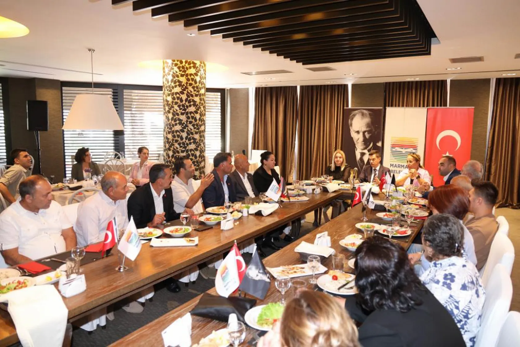 Başkan Ünlü: 'En önemli yol göstericimiz sizlersiniz'