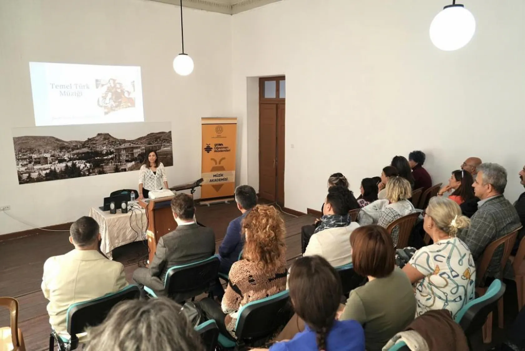 Muğla Öğretmen Akademileri'nde Türk Müziği rüzgarı