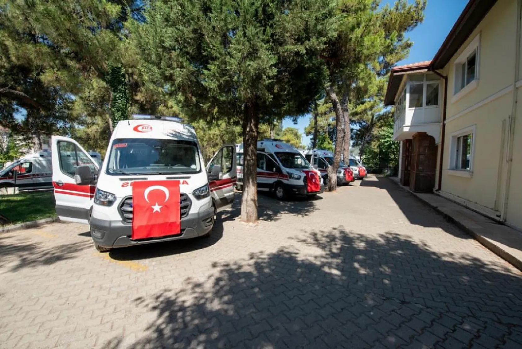 Muğla'ya 4 yeni ambulans tahsis edildi
