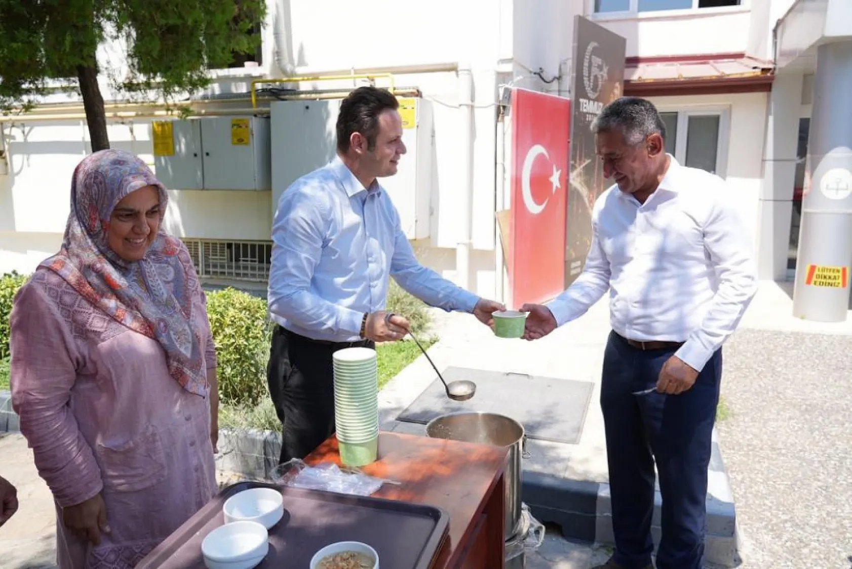 Muğla'da geleneksel aşureyle gönüller bir oldu