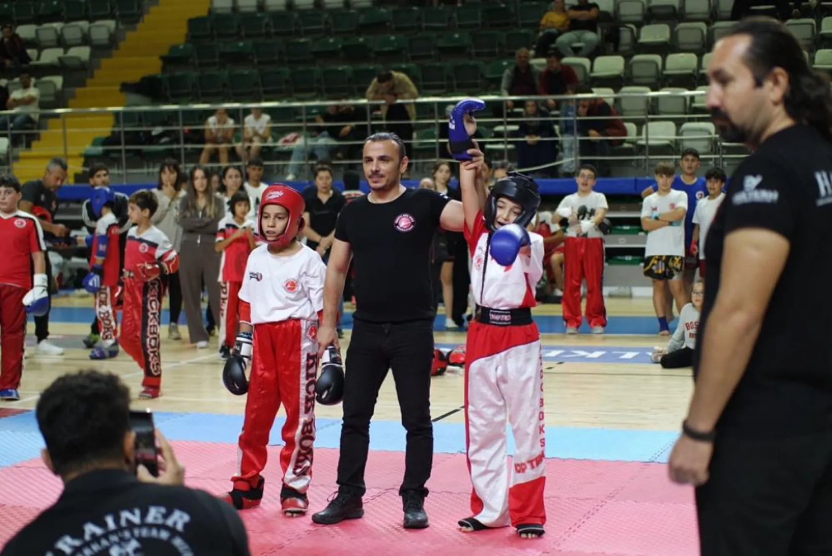 Marmaris'e 11 birincilik madalyası birden geldi