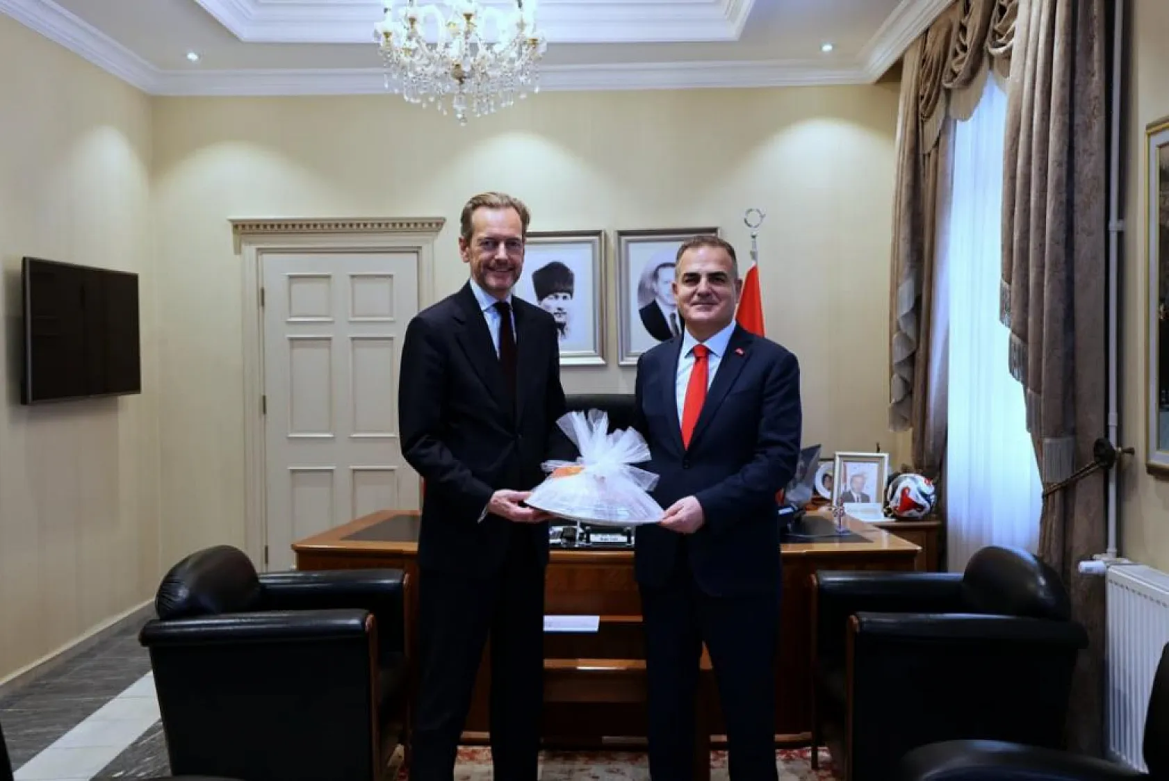 Muğla Valisi Akbıyık, Belçika Büyükelçisi Van de Velde'yi ağırladı