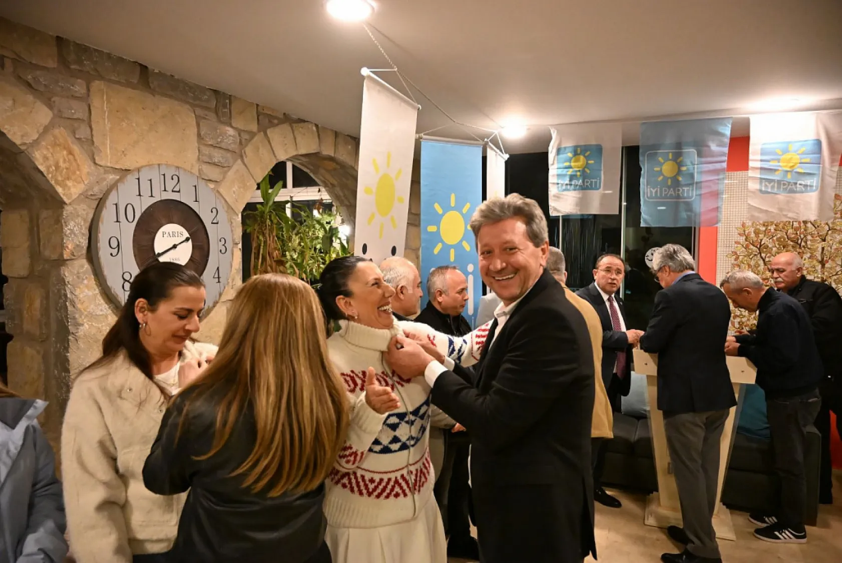 Bodrum'da 47'si Demokrat Parti'den 50 Kişi İYİ Parti'ye Geçti