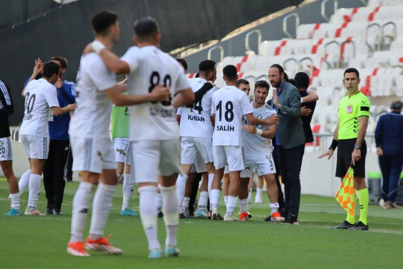 Nesine 2.Lig Beyaz Grup'ta Final Niteliğinde Maç!