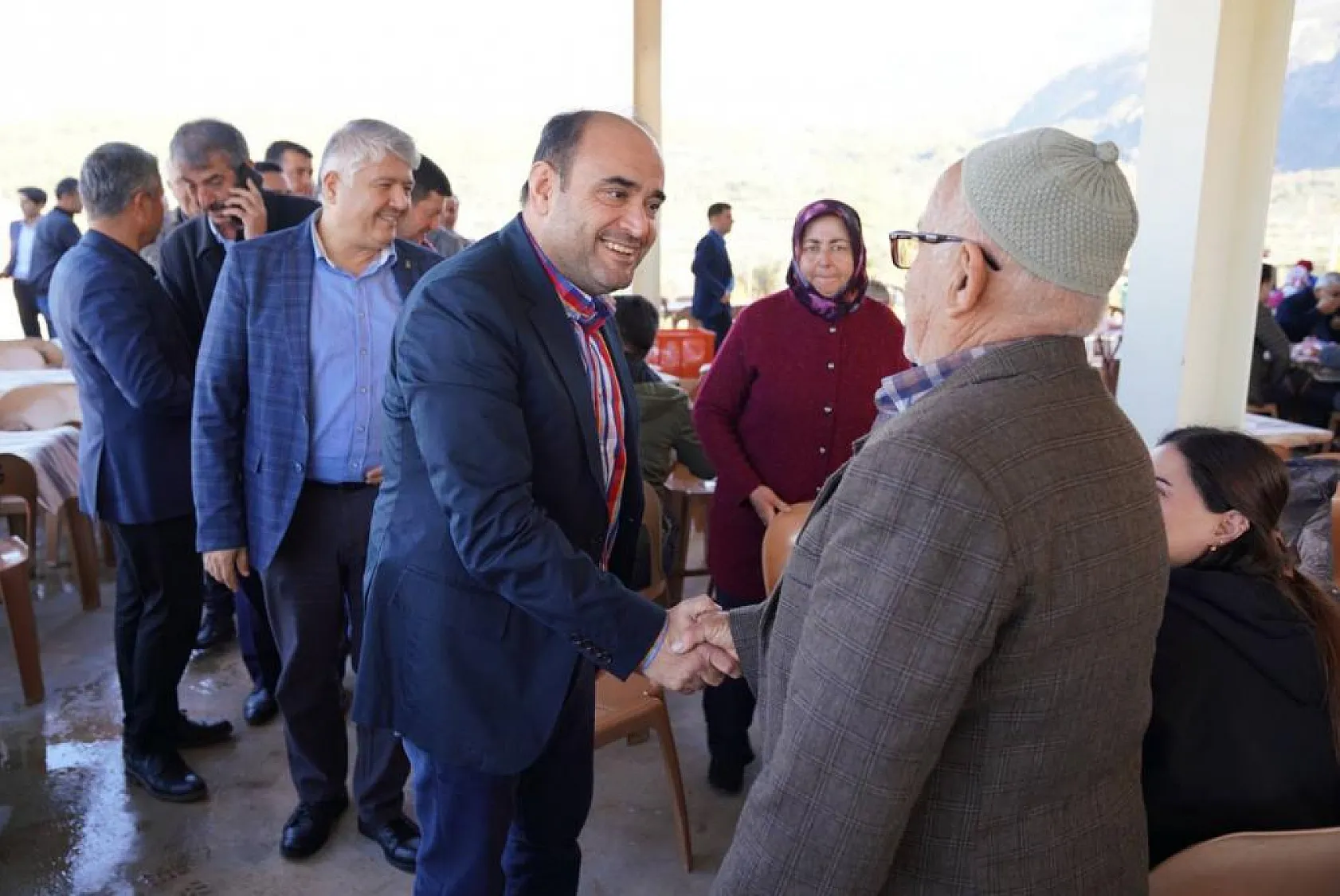 Başkan Akdenizli, Gönüllere Dokunuyor