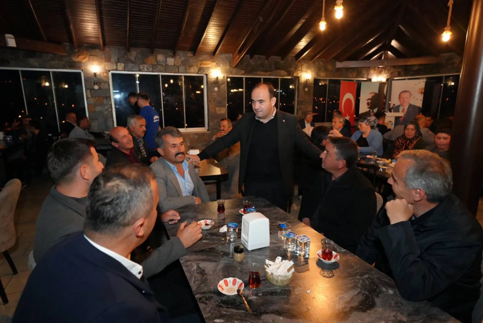 Başkan Akdenizli, Muhtarlar ve STK'lar İle İftarda Buluştu