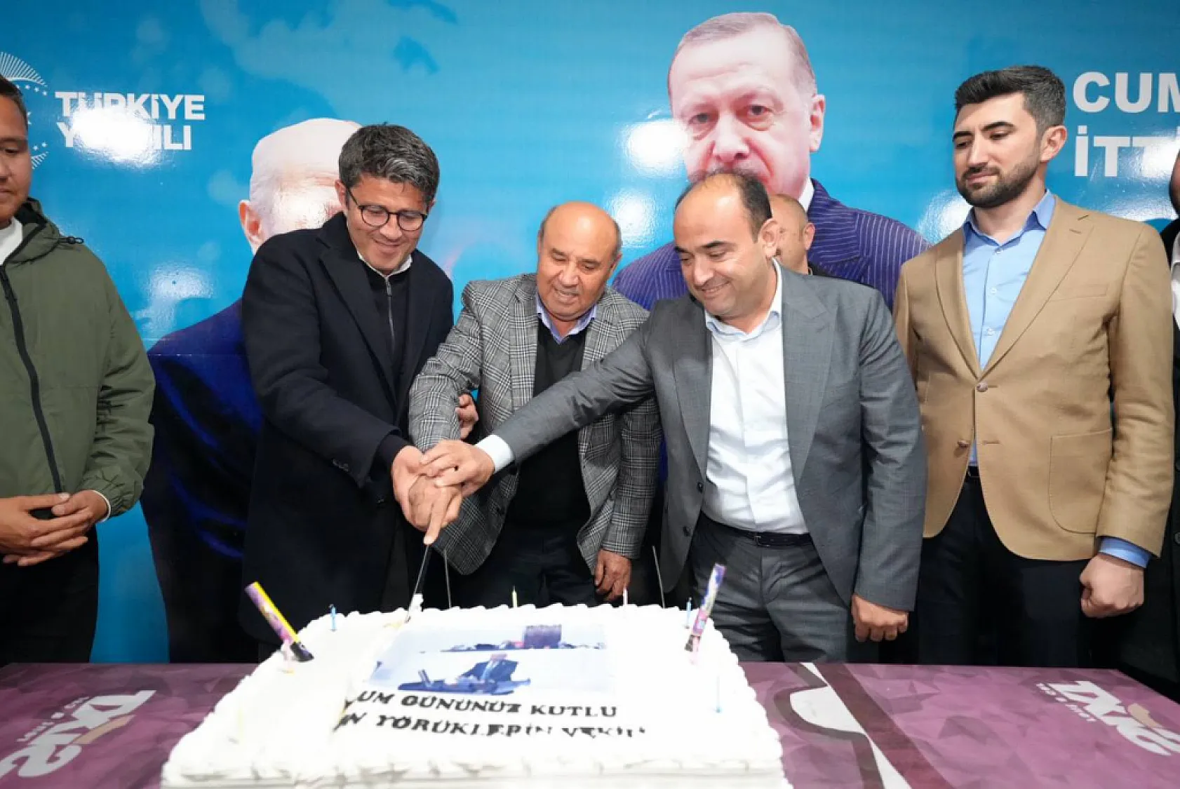Başkan Akdenizli'den Milletvekili Otgöz'e Süpriz Doğum Günü