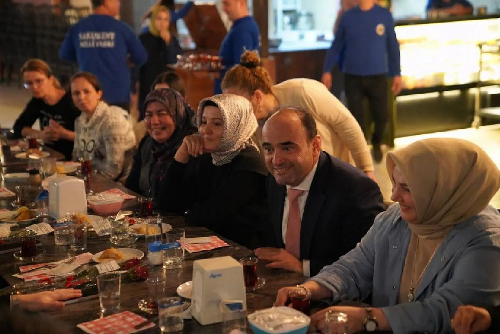 Başkan Akdenizli, Kadın Esnaflarla Bir Araya Geldi
