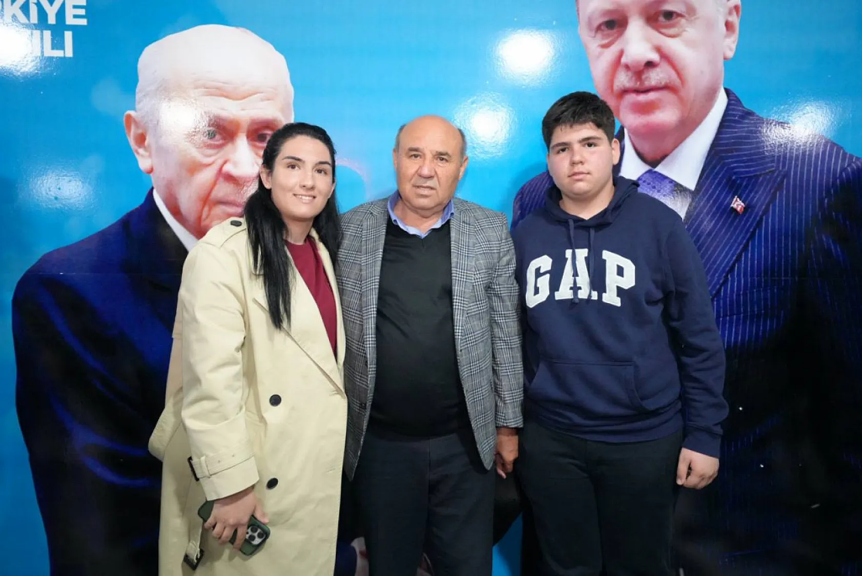 Başkan Akdenizli'den Milletvekili Otgöz'e Süpriz Doğum Günü