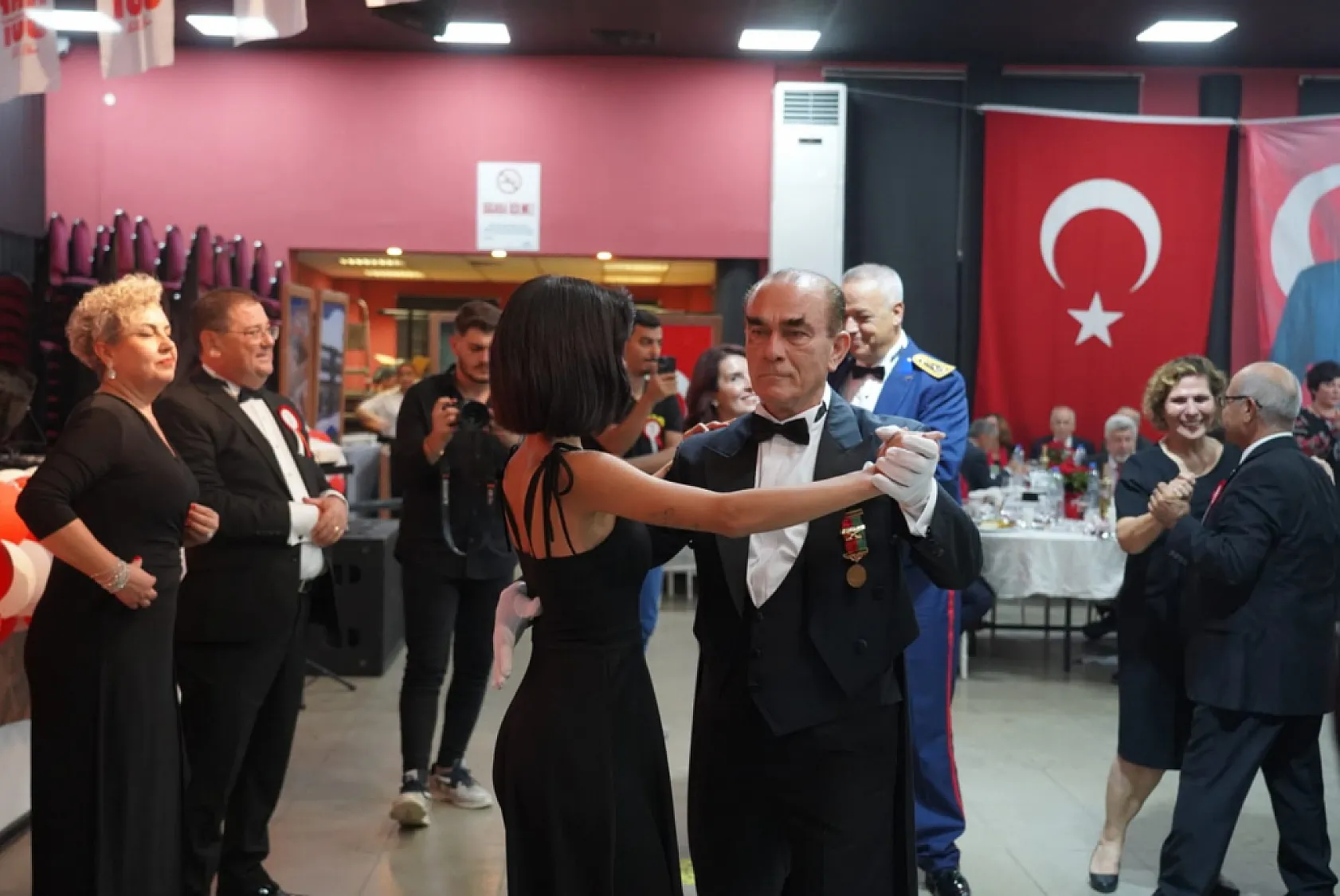 'Cumhuriyet Balosu' Coşkusu
