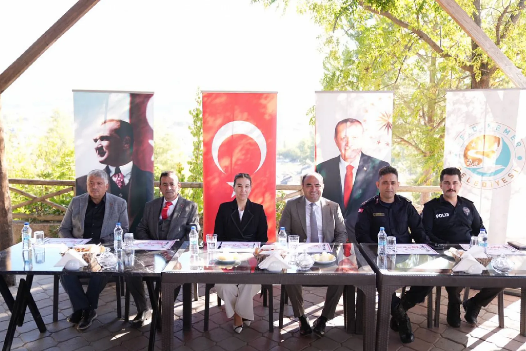 Başkan Akdenizli Seydikemerli Muhtarların Gününü Kutladı