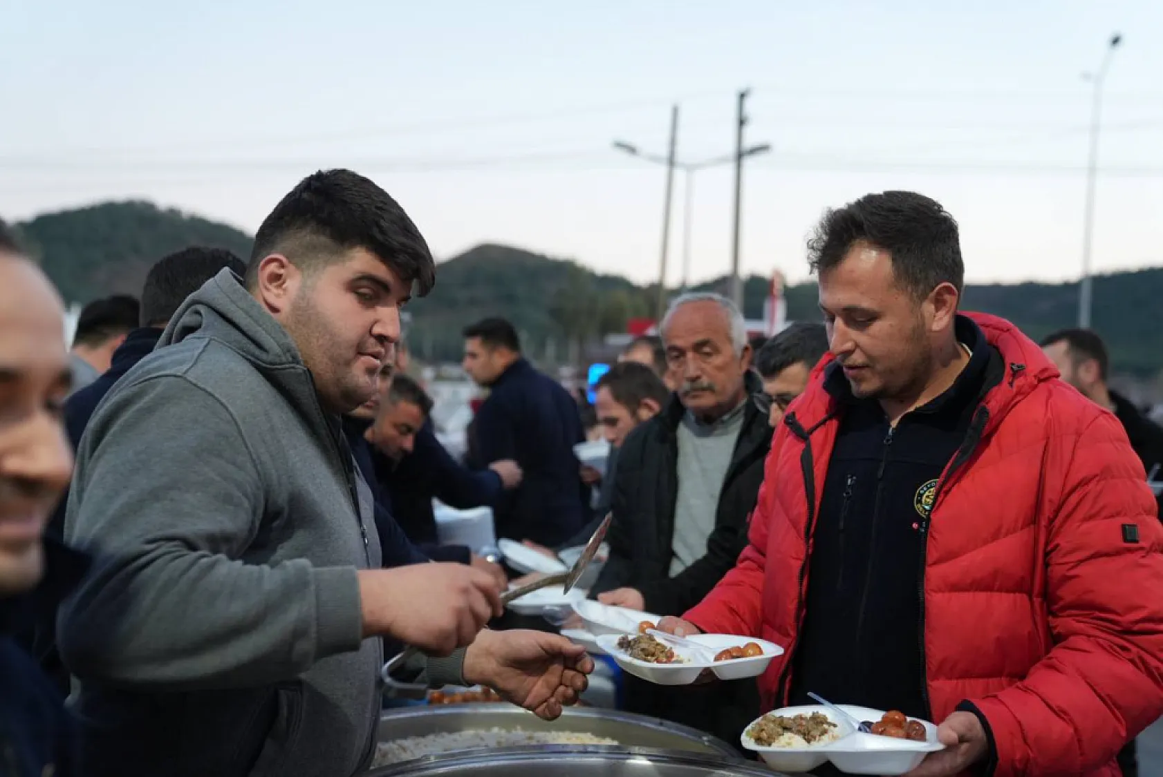 Başkan Akdenizli İftarını Belediye Personeli ile Yaptı