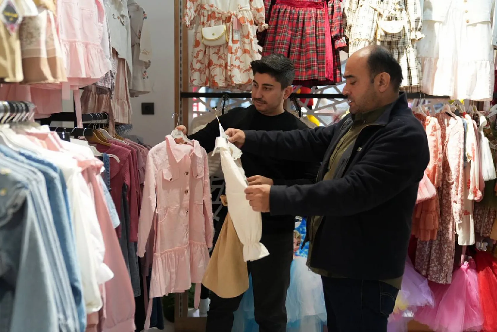 Başkan Akdenizli'den Esnafa Destek, Boykota Tepki