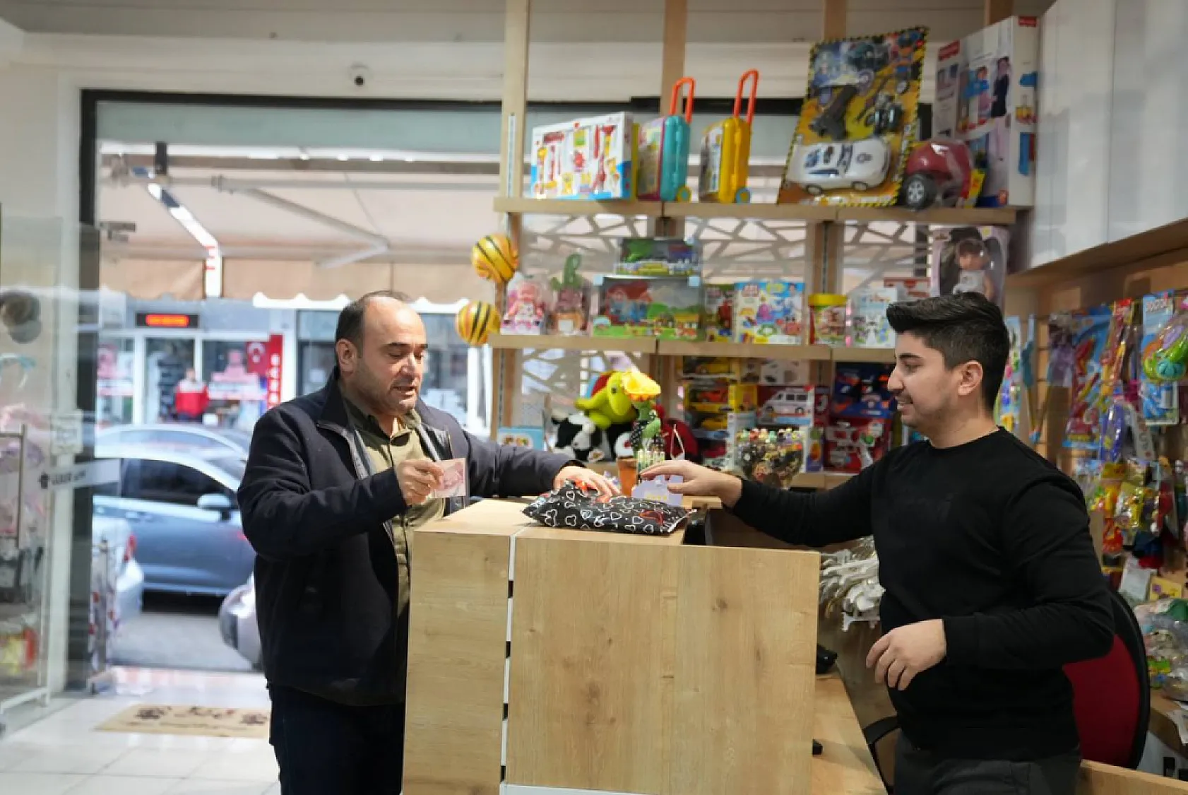 Başkan Akdenizli'den Esnafa Destek, Boykota Tepki