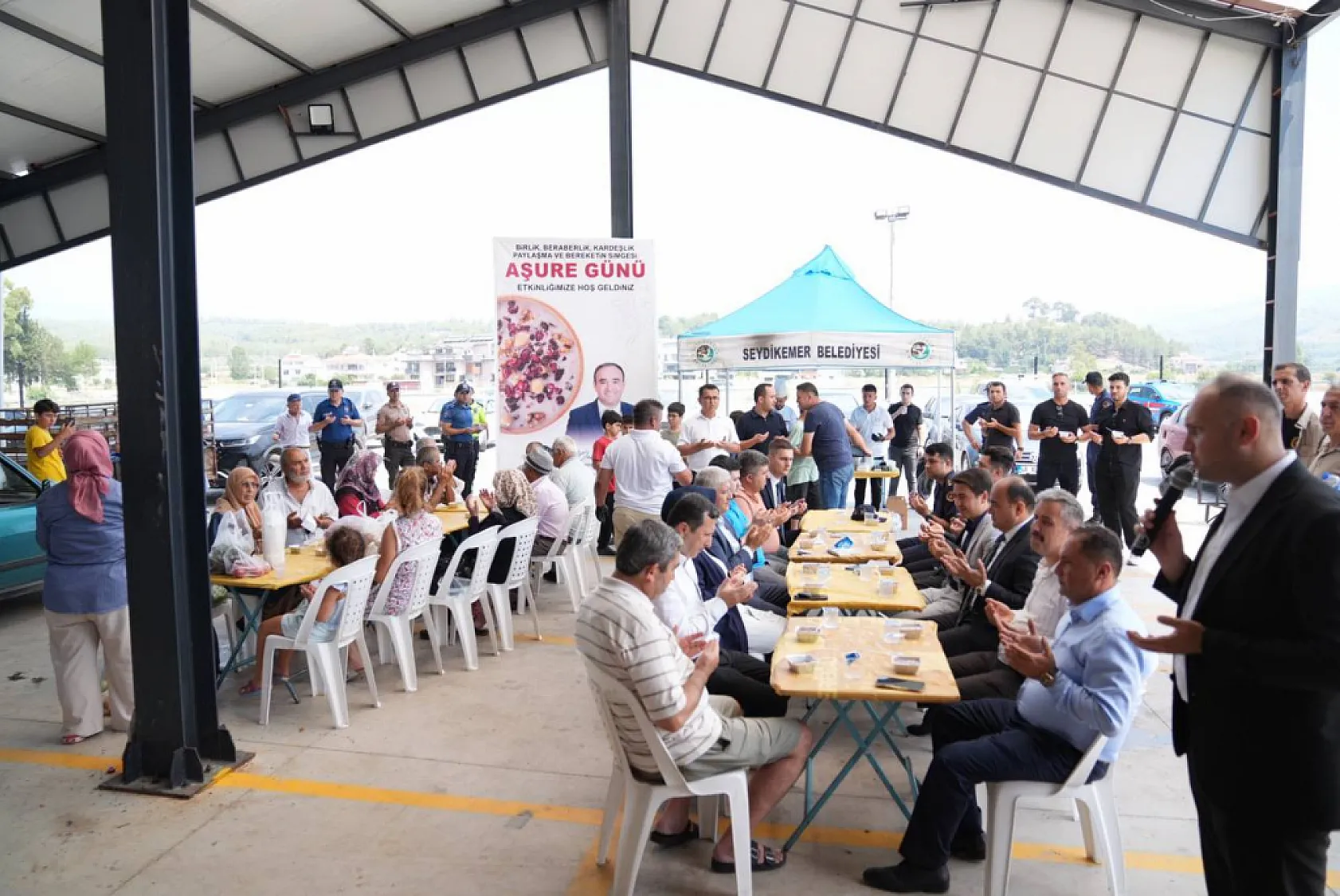 Seydikemer'de 15 Temmuz Şehitleri İçin Aşure İkramı