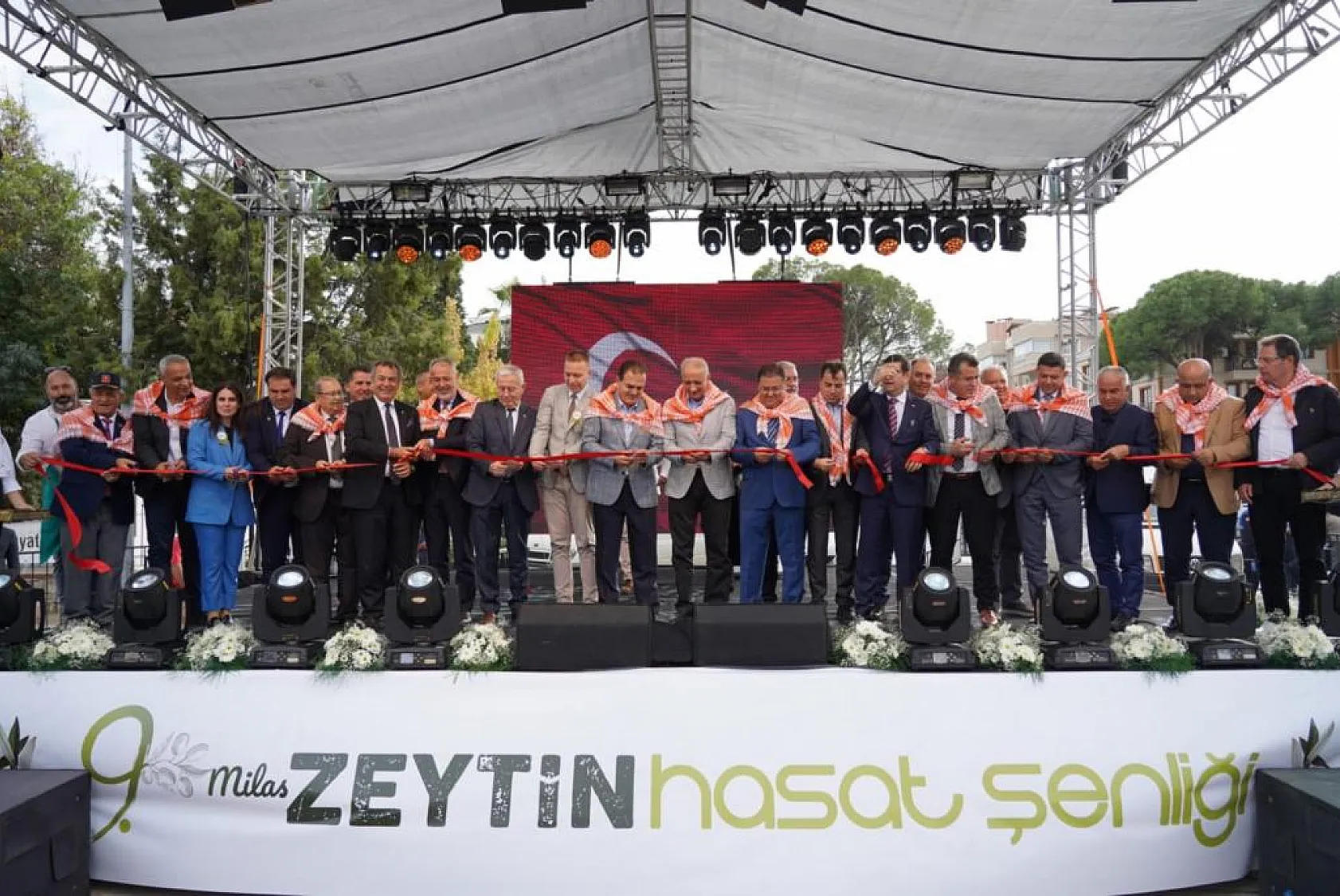 Zeytinyağının başkentinde hasat coşkusu 9. kez yaşandı