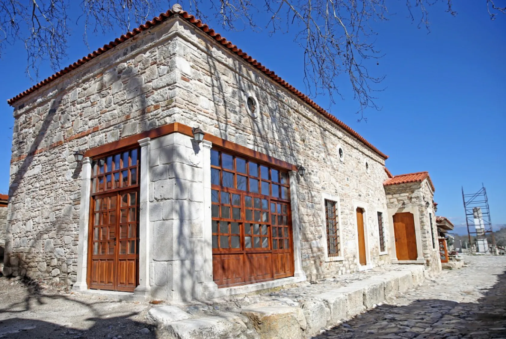 Muğla Stratonikeia'da Köy Meydanı Restore Ediliyor, Dükkanlar Eski İsimleriyle Açılacak
