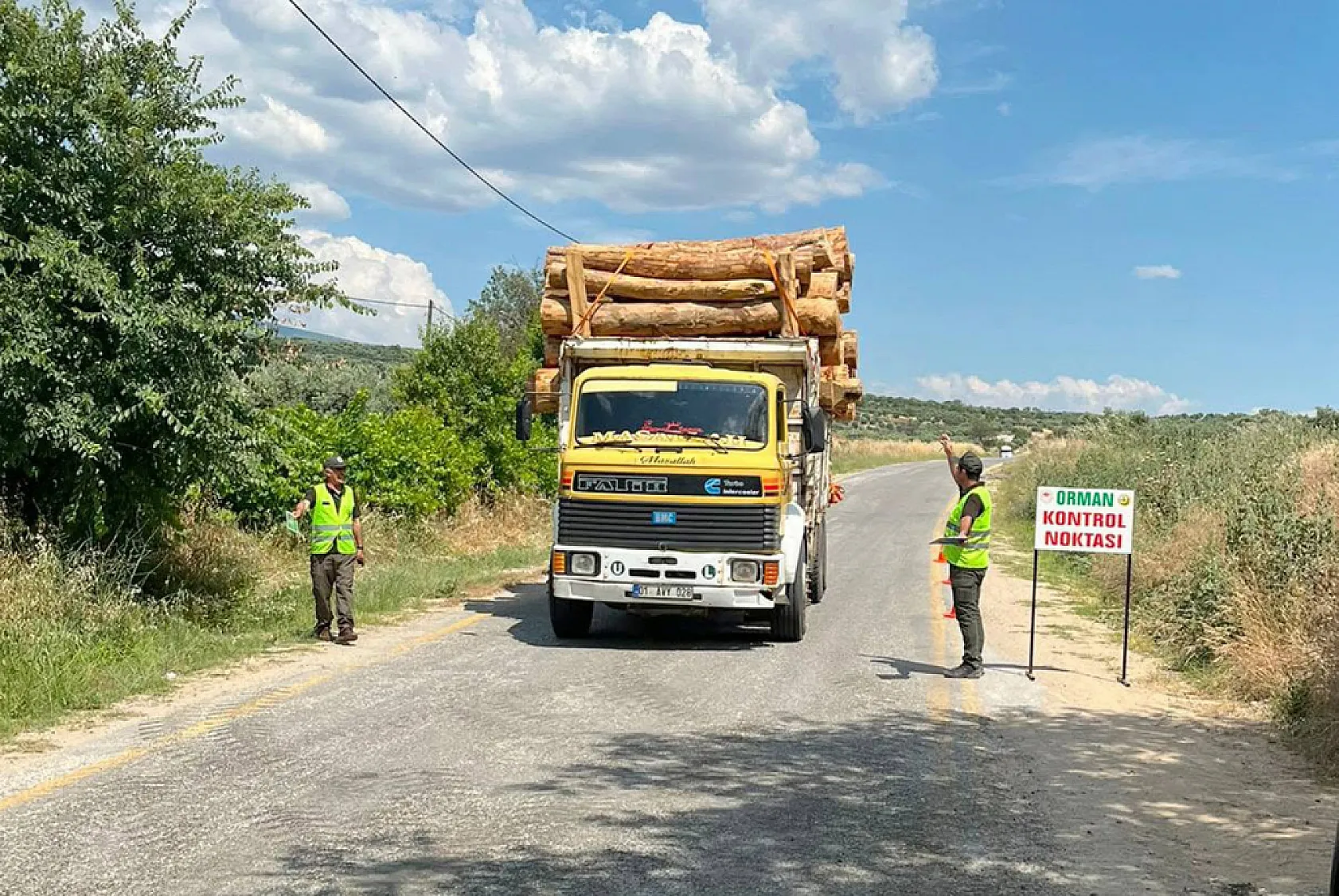 Muğla'da orman emvali taşıyan araçlara mobil kontrol denetimi