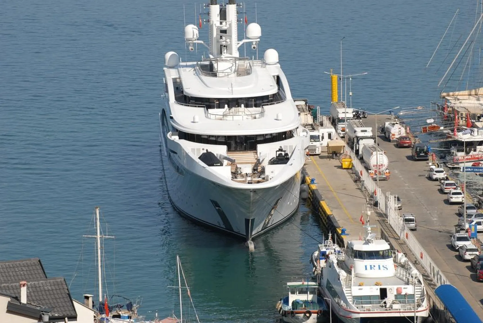 Kazak Milyarderin Mega Yatı Fethiye'ye Geldi