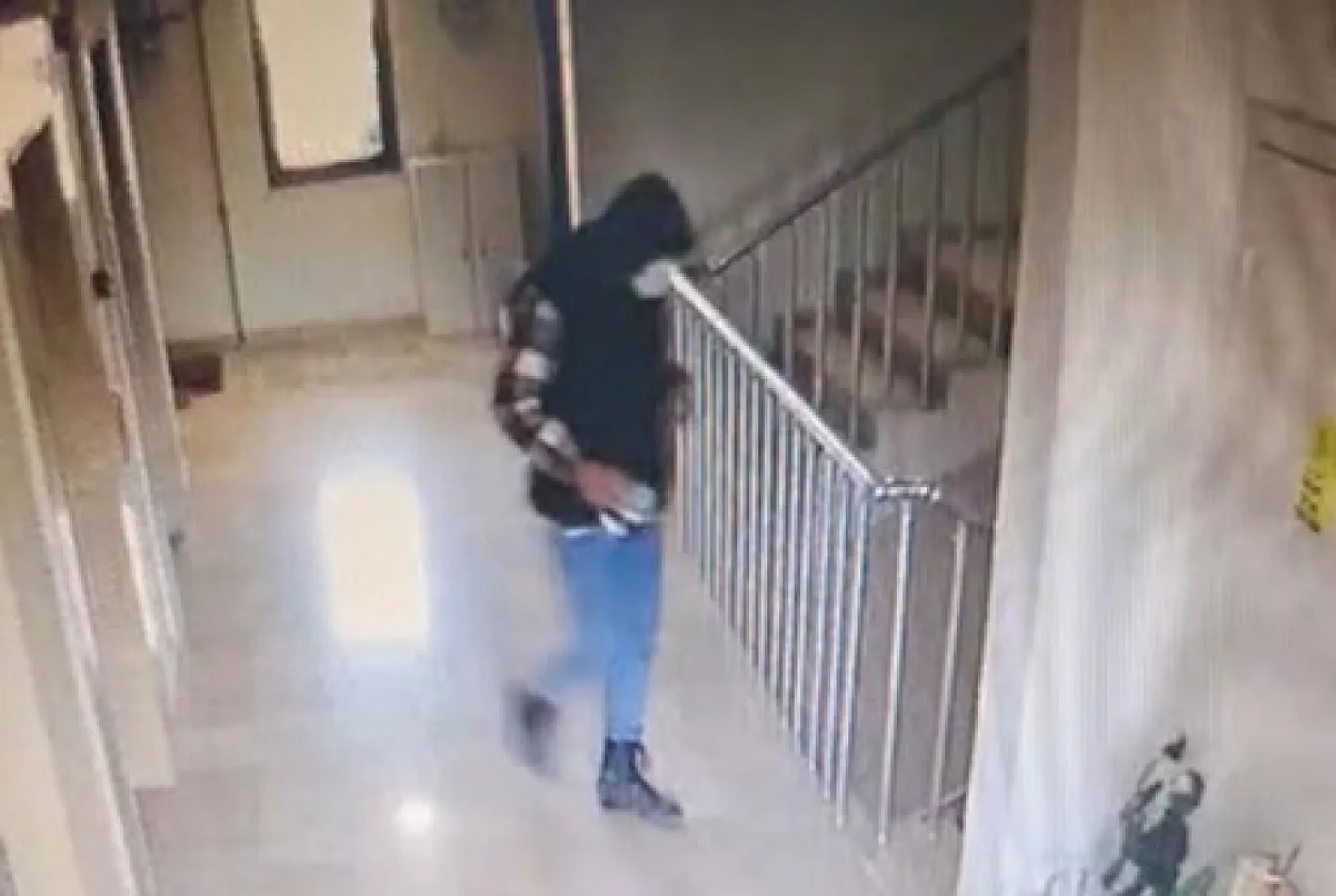 Yaşlı kadını 'Polis' diyerek kandırıp 1 milyon 500 bin lira dolandırdı, alem yaparken yakalandı